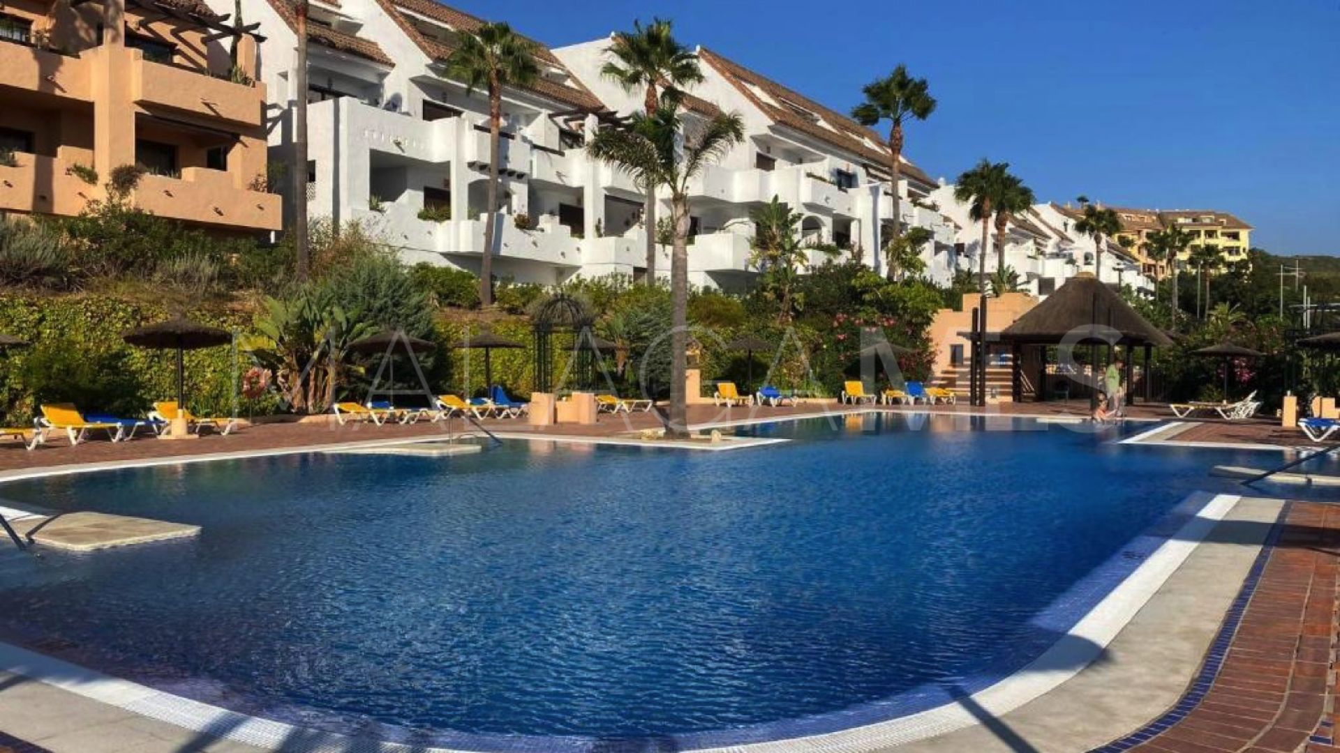 Takvåning for sale in Duquesa Village