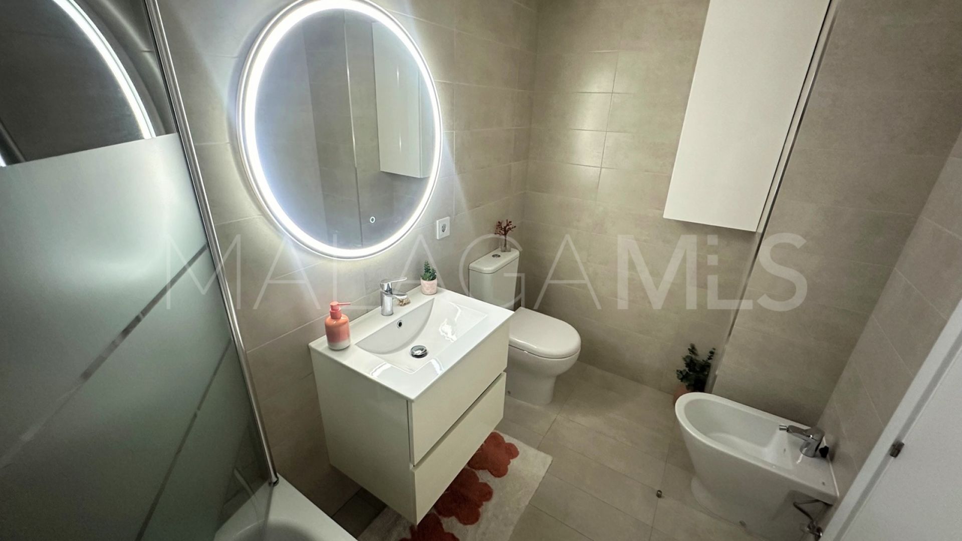 Atico duplex a la venta in Estepona Centro with 3 bedrooms