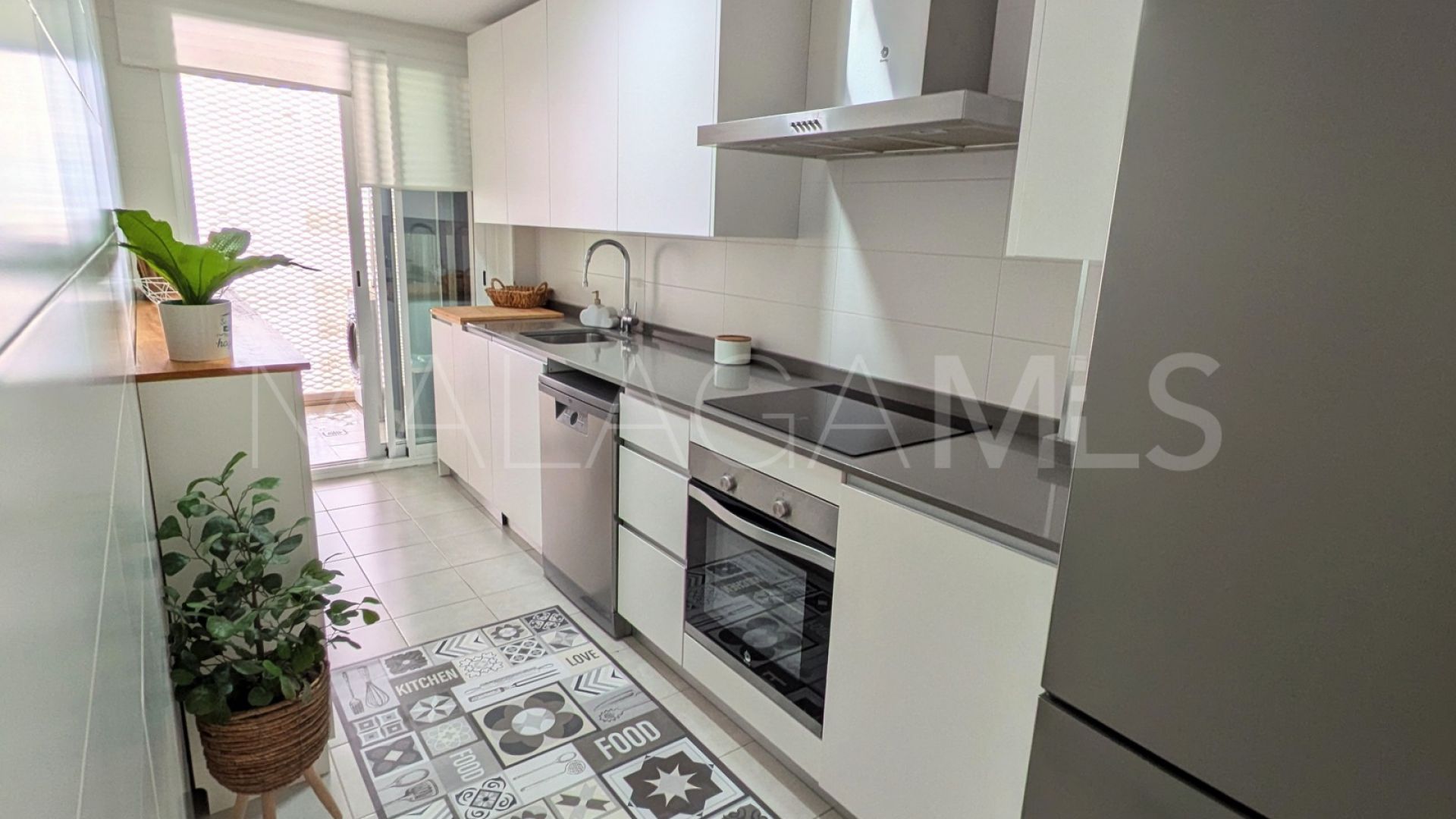 Atico duplex a la venta in Estepona Centro with 3 bedrooms