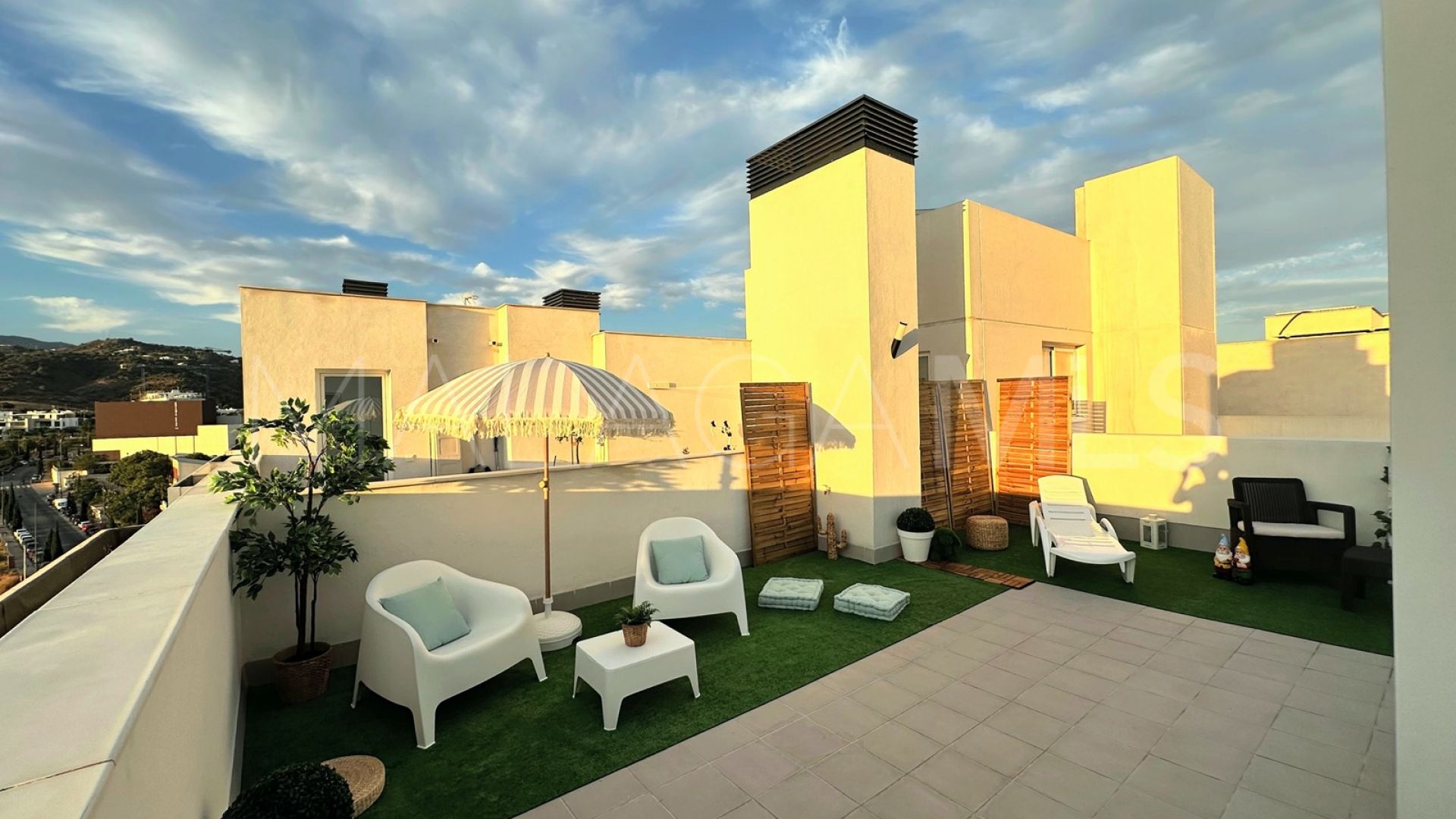 Atico duplex a la venta in Estepona Centro with 3 bedrooms