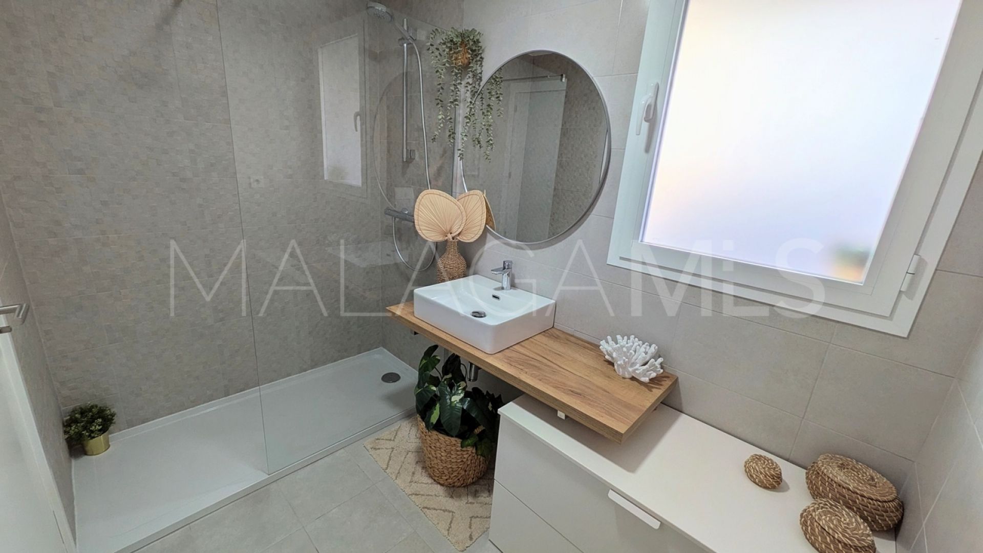 Atico duplex a la venta in Estepona Centro with 3 bedrooms