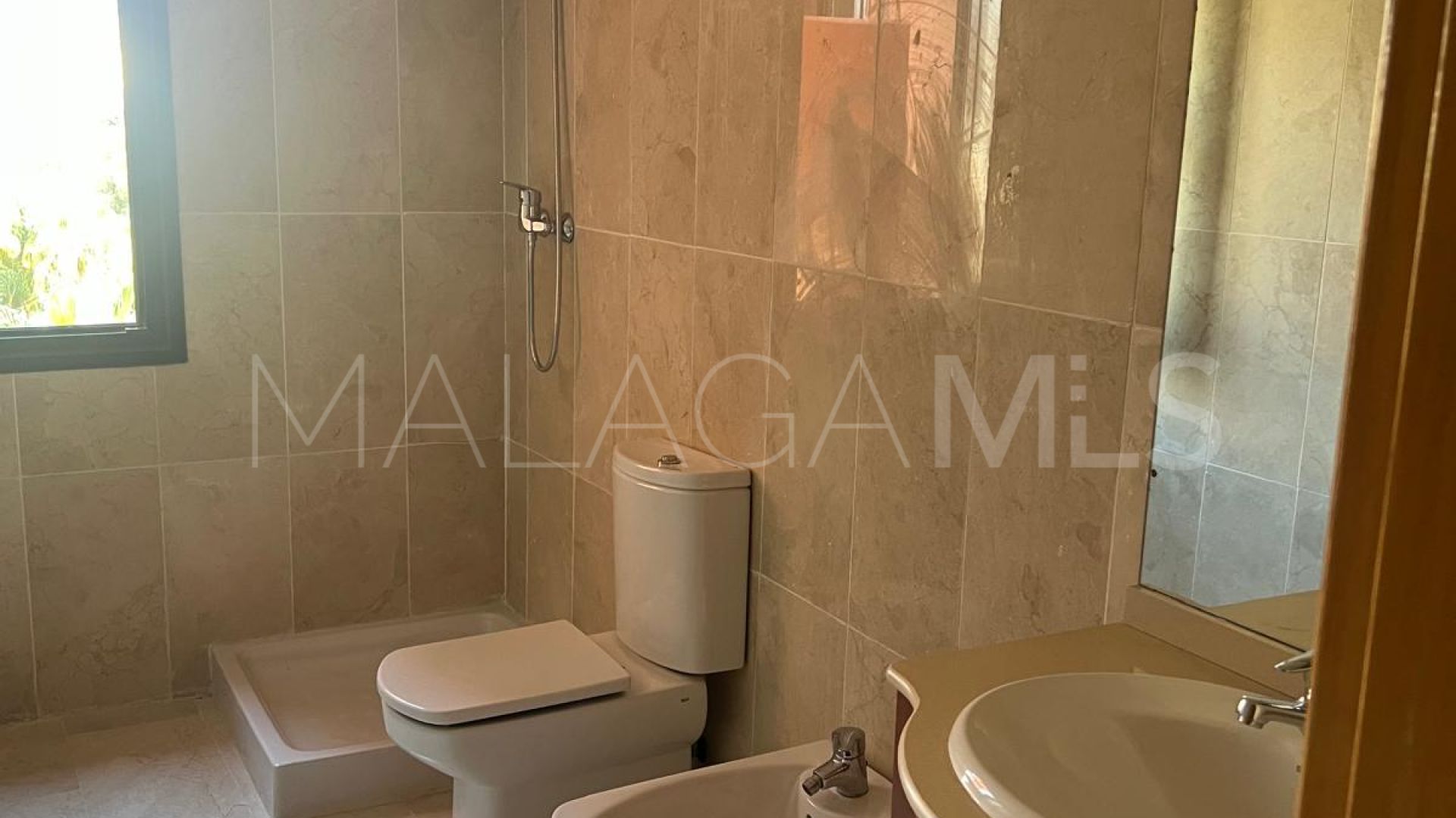 Se vende apartamento in Estepona Puerto