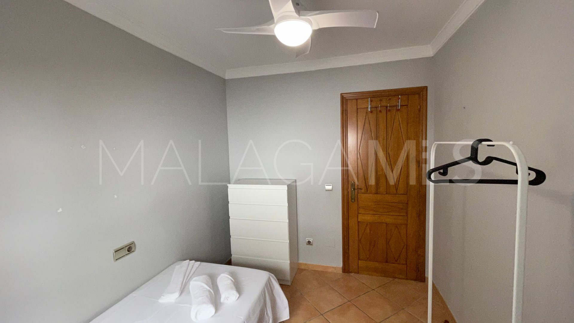 Buy Estepona Puerto apartment with 3 bedrooms