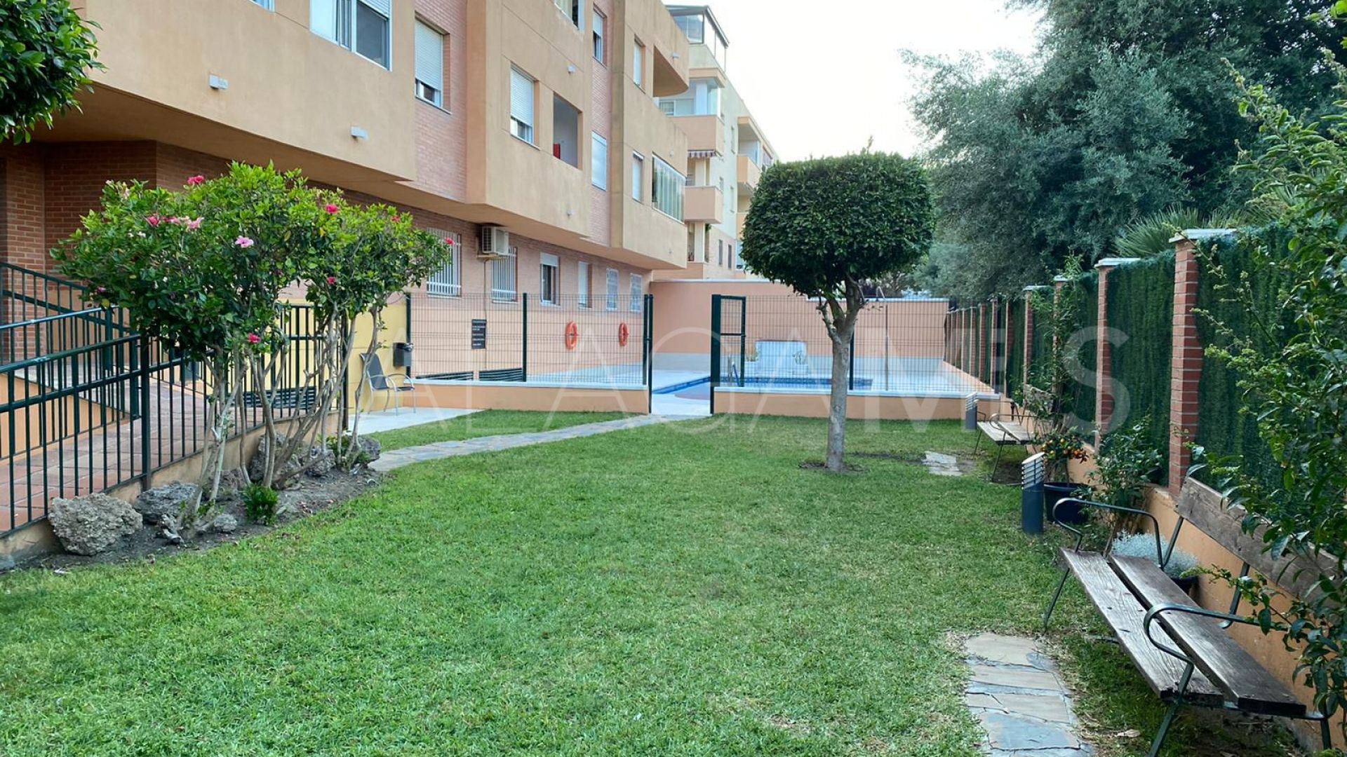 Buy Estepona Puerto apartment with 3 bedrooms