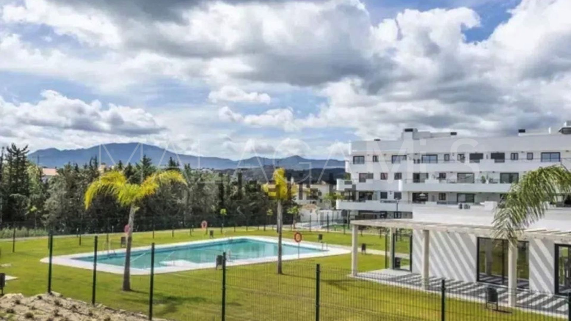 Buy duplex planta baja in Las Joyas with 2 bedrooms