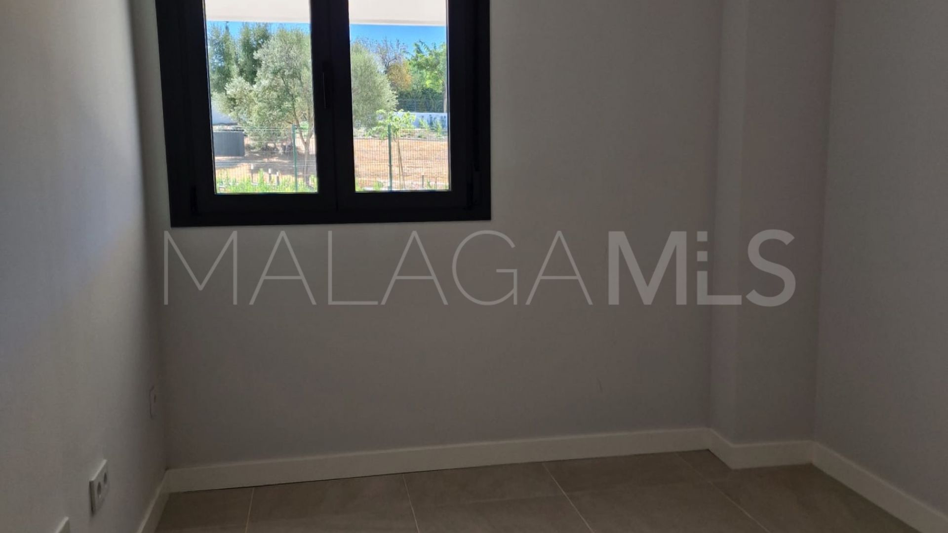 Buy duplex planta baja in Las Joyas with 2 bedrooms