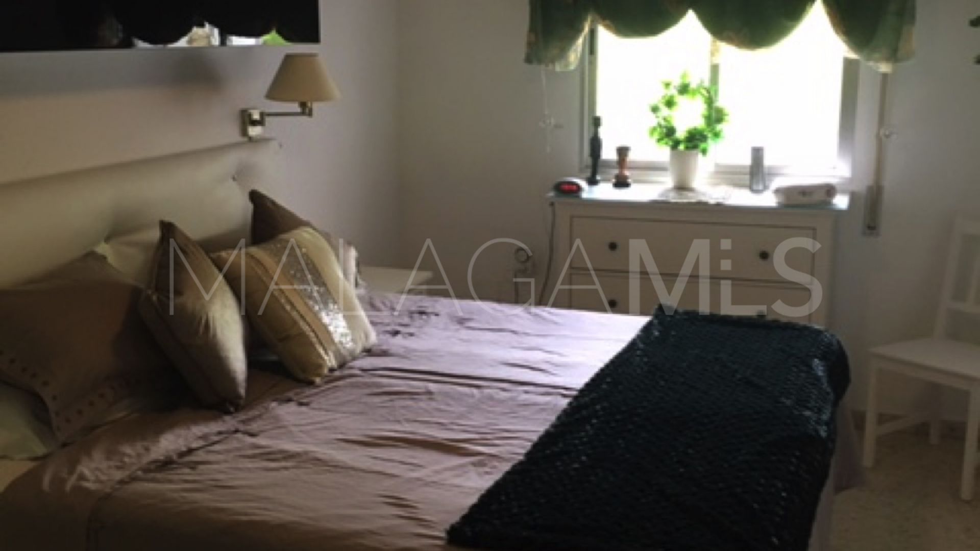 For sale Estepona Puerto apartment with 3 bedrooms