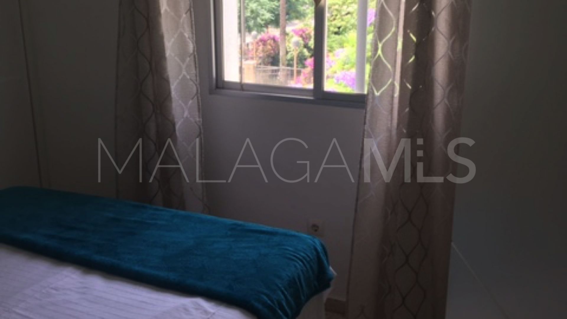 For sale Estepona Puerto apartment with 3 bedrooms