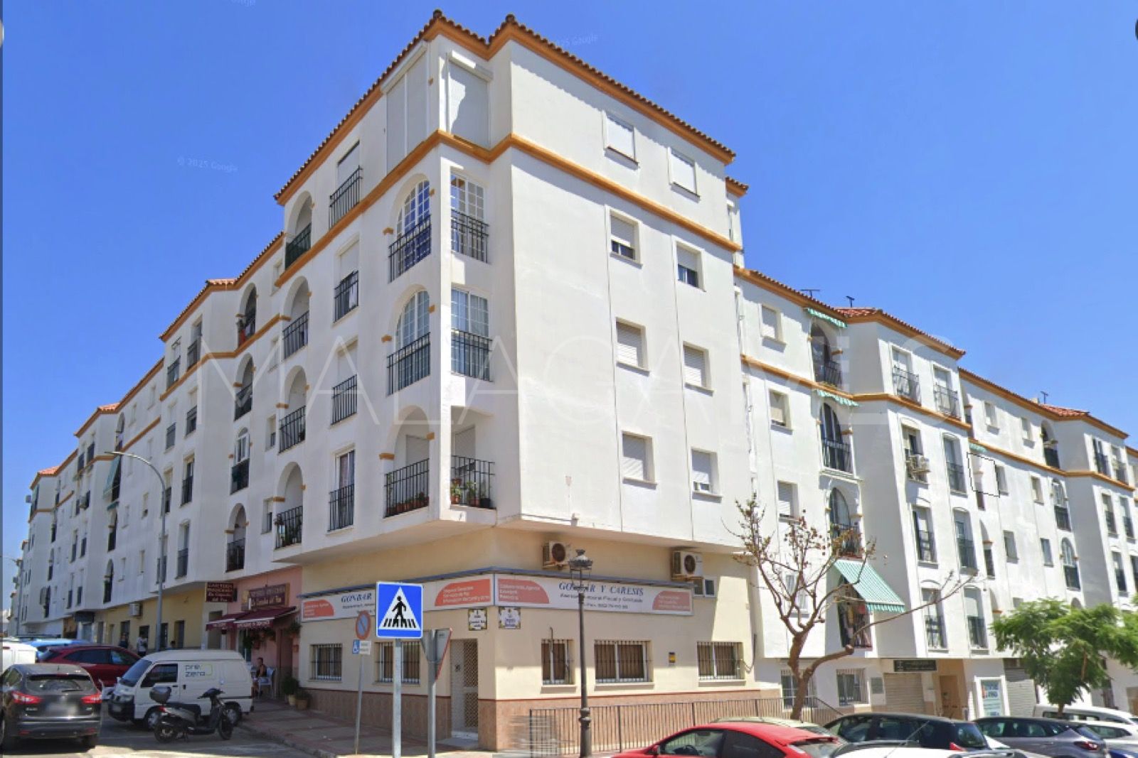 For sale Estepona Puerto apartment with 3 bedrooms