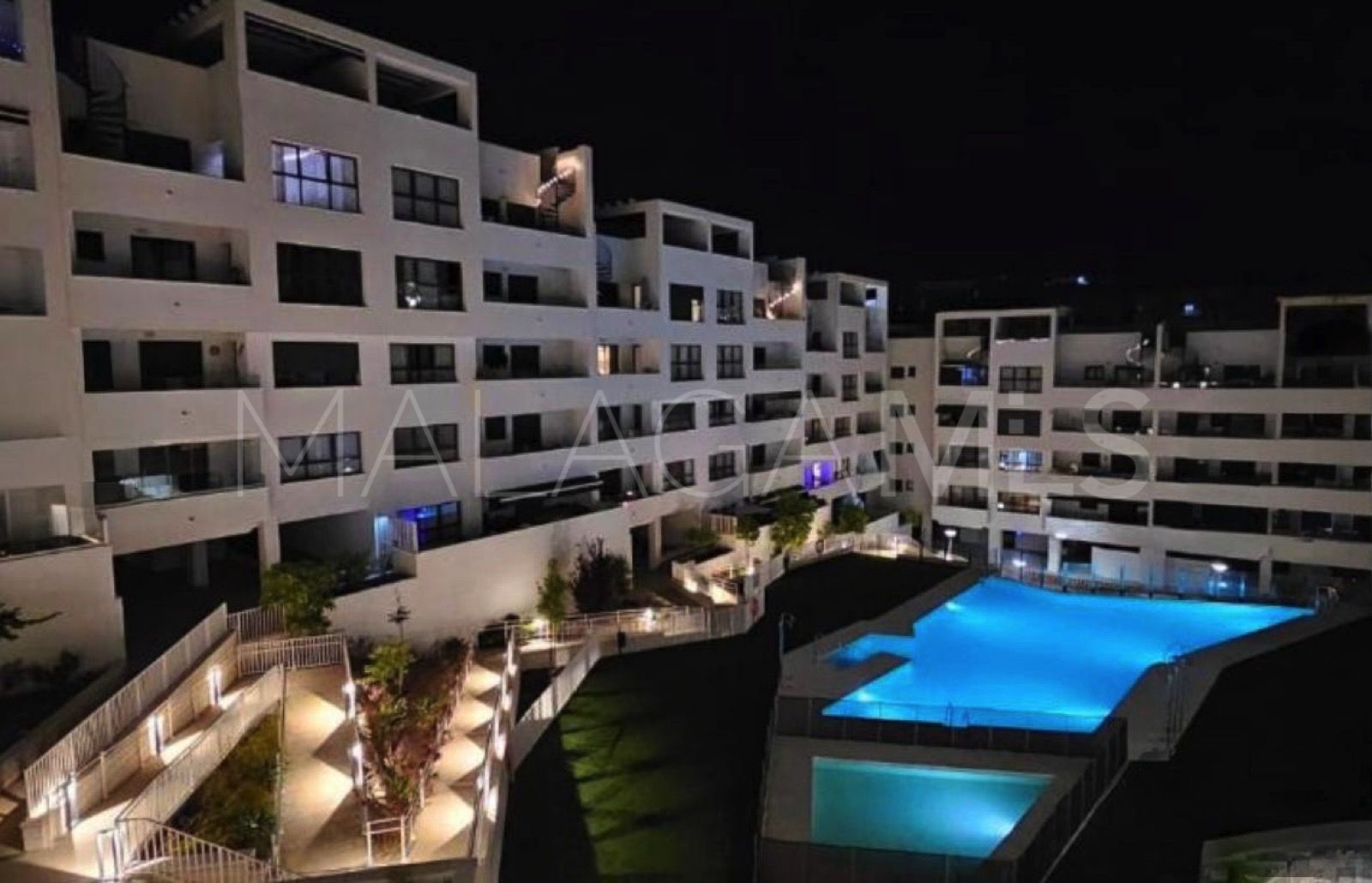 Duplex penthouse for sale in Avda de Andalucia - Sierra de Estepona