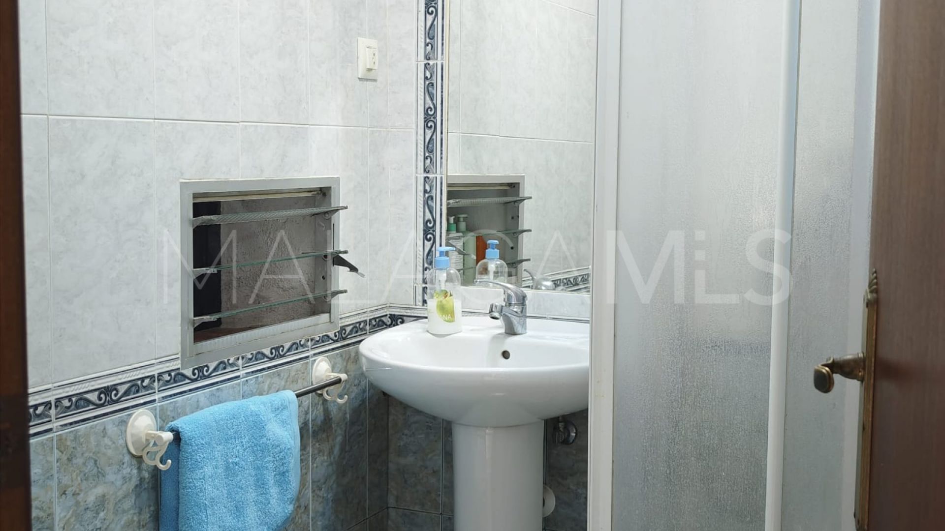 Pareado for sale in Alcorrín