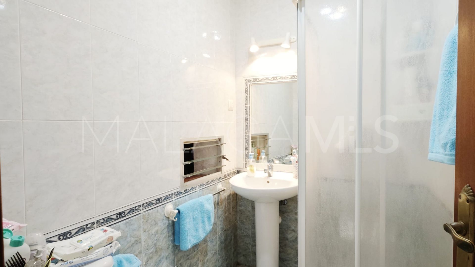 Pareado for sale in Alcorrín