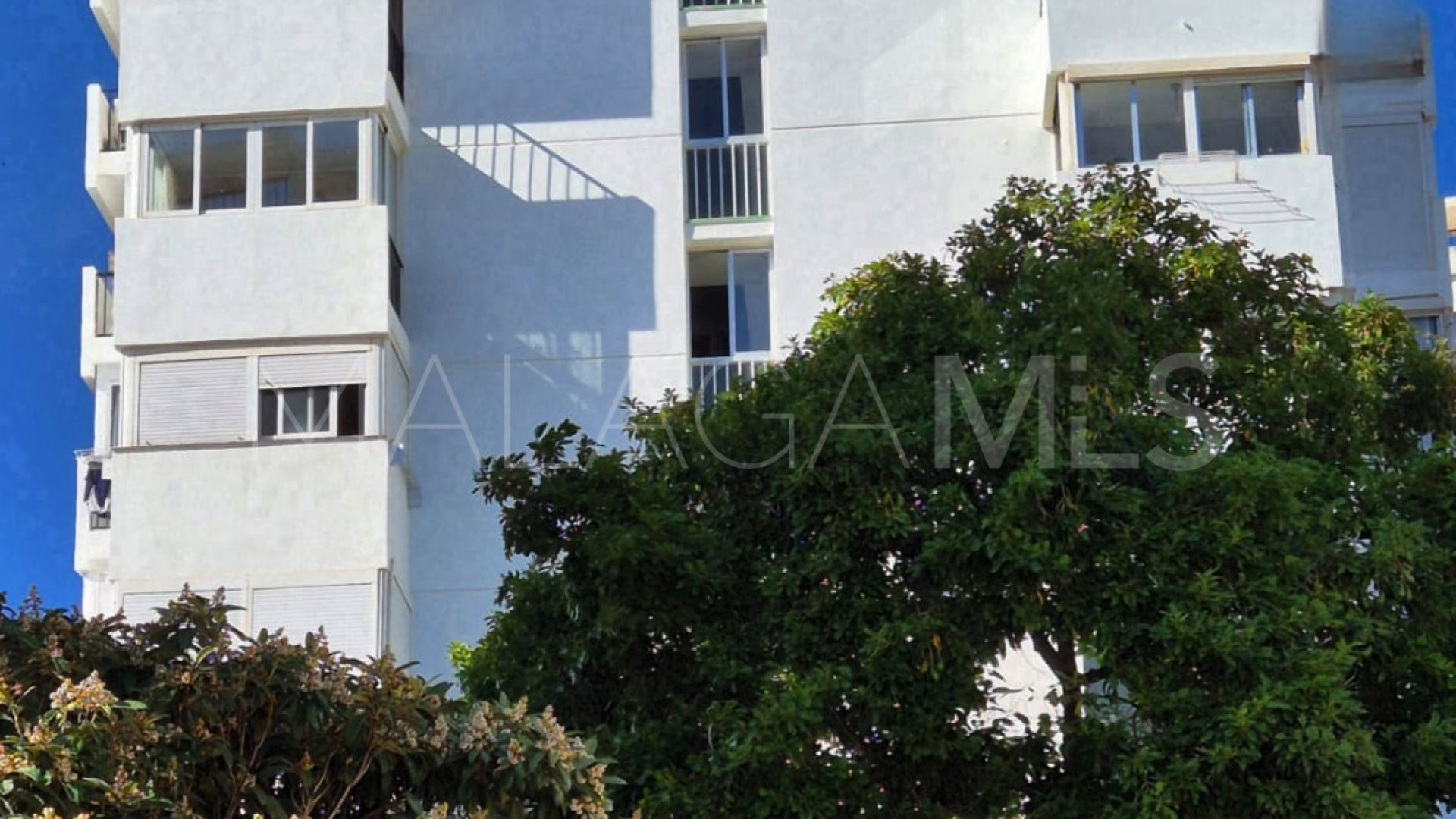 Takvåning for sale in Estepona Puerto