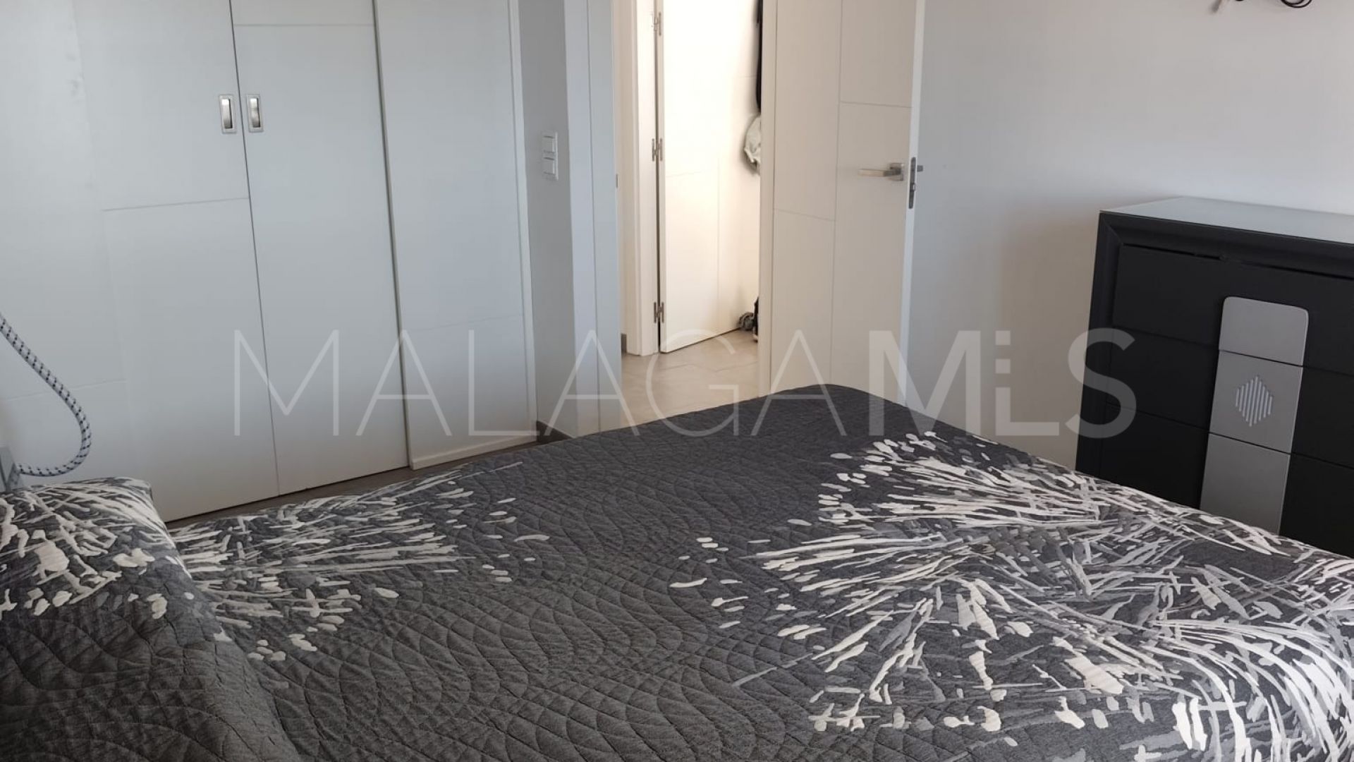 For sale penthouse in Avda de Andalucia - Sierra de Estepona with 2 bedrooms