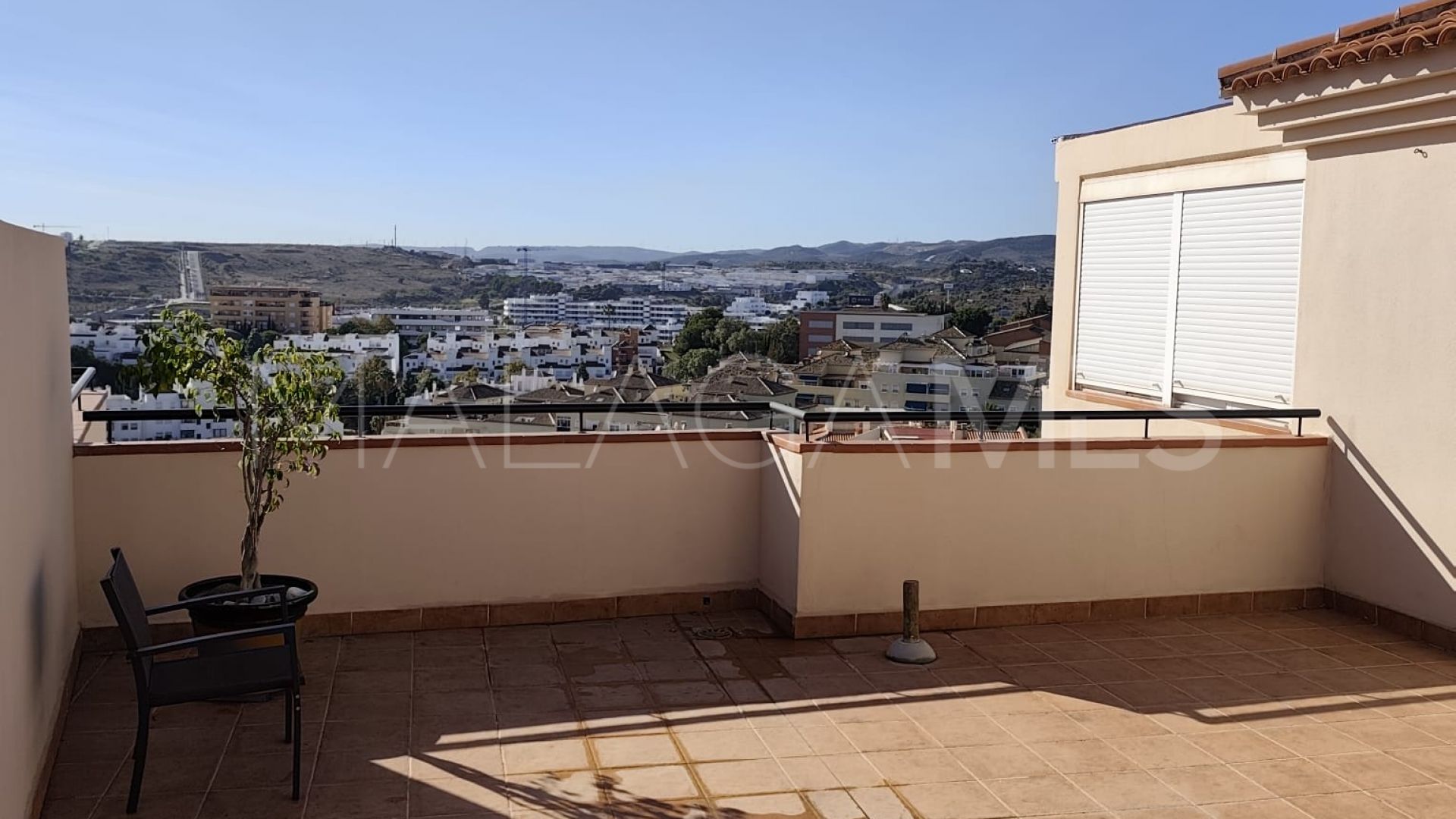 For sale penthouse in Avda de Andalucia - Sierra de Estepona with 2 bedrooms
