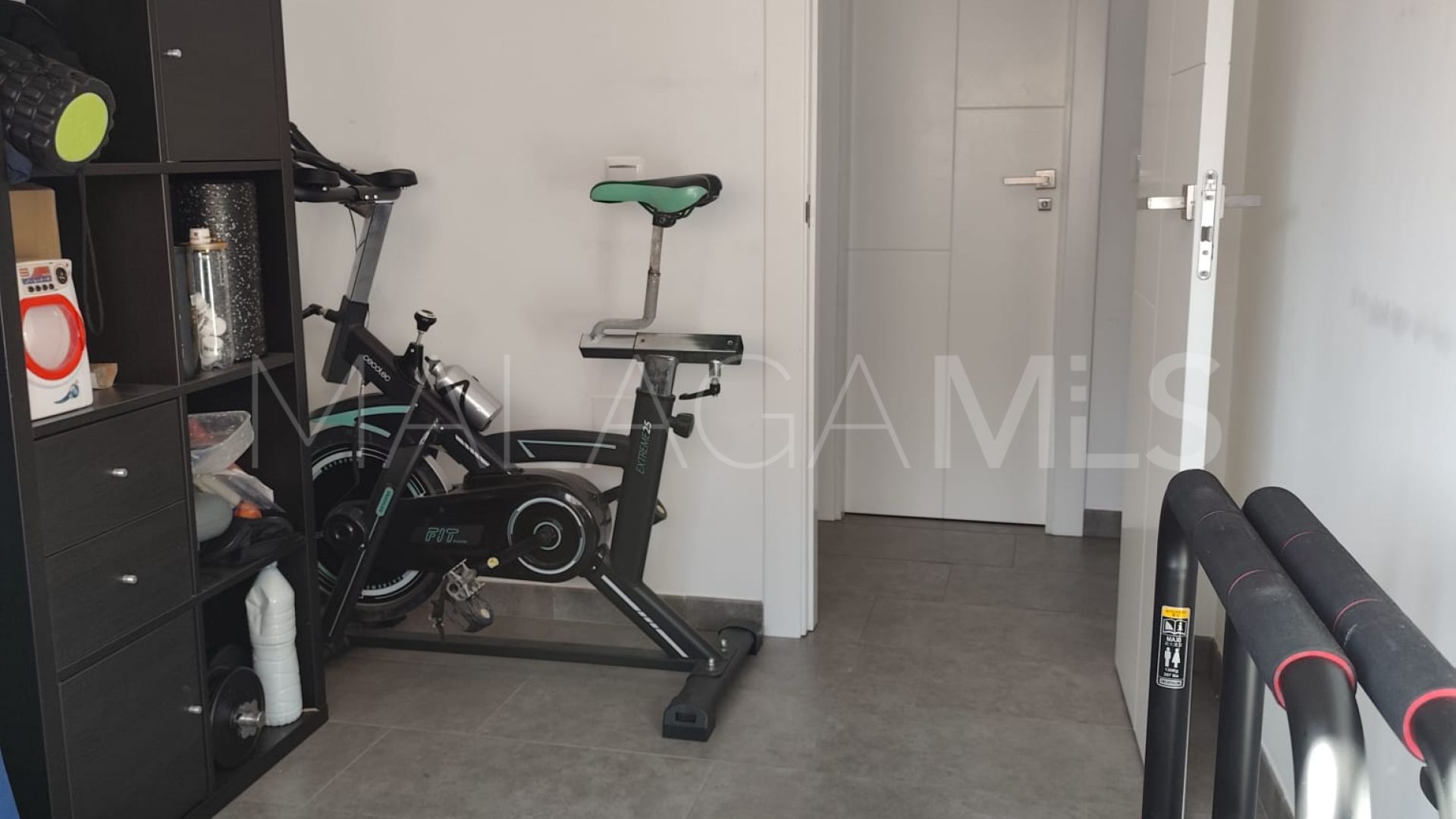 For sale penthouse in Avda de Andalucia - Sierra de Estepona with 2 bedrooms