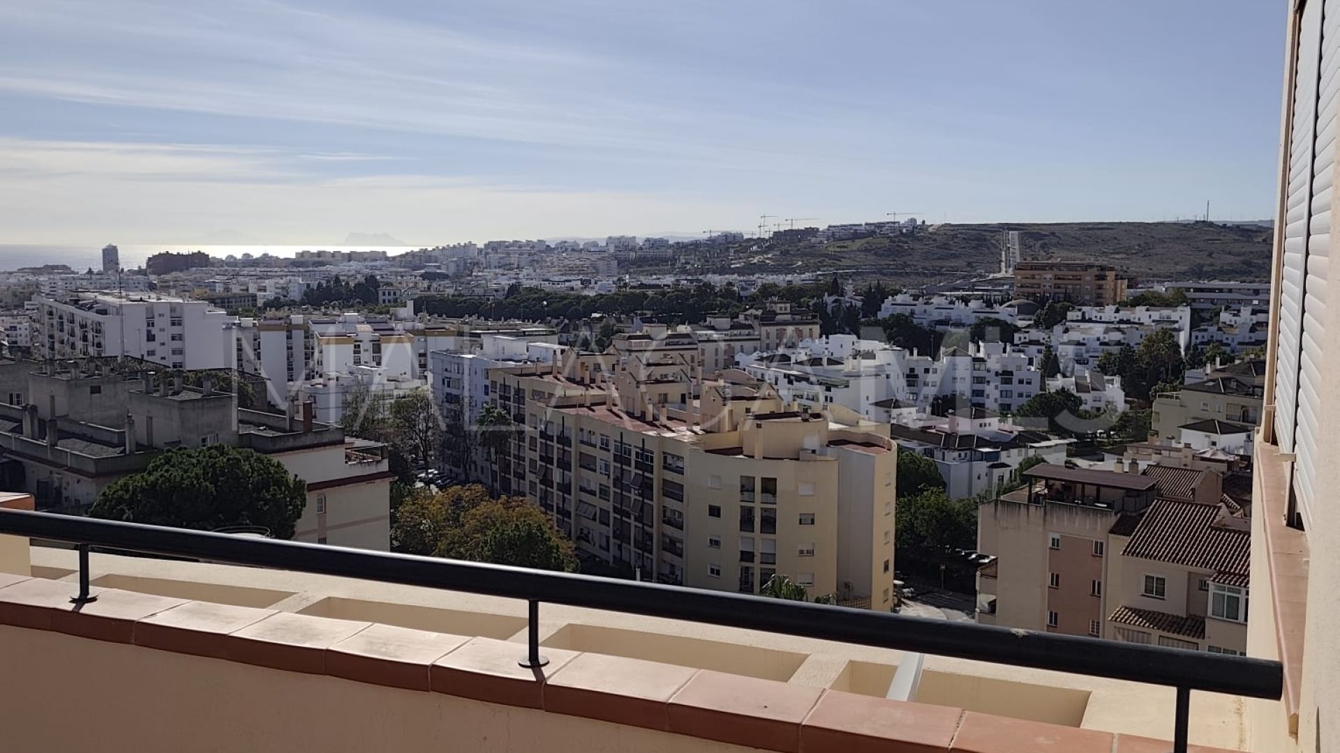 For sale penthouse in Avda de Andalucia - Sierra de Estepona with 2 bedrooms