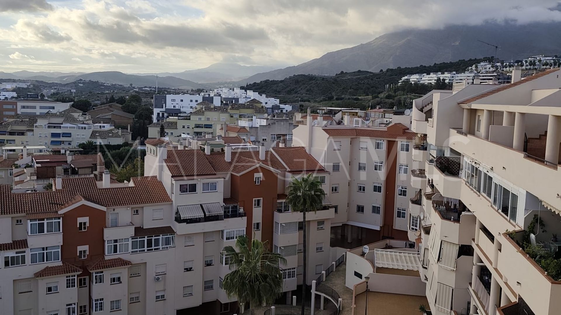 For sale penthouse in Avda de Andalucia - Sierra de Estepona with 2 bedrooms