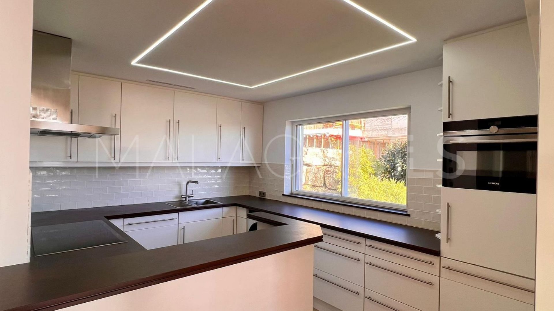 Duplex penthouse for sale in Los Almendros