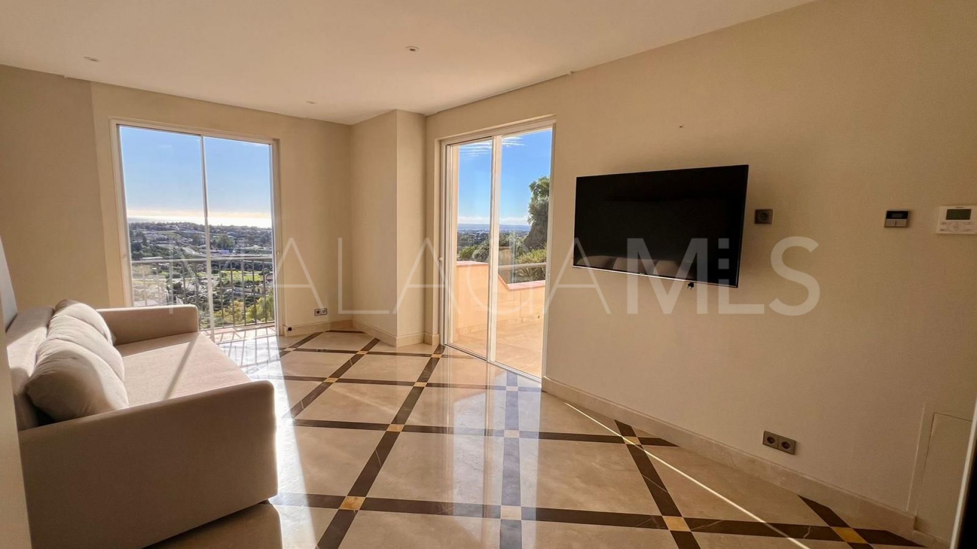 Duplex penthouse for sale in Los Almendros