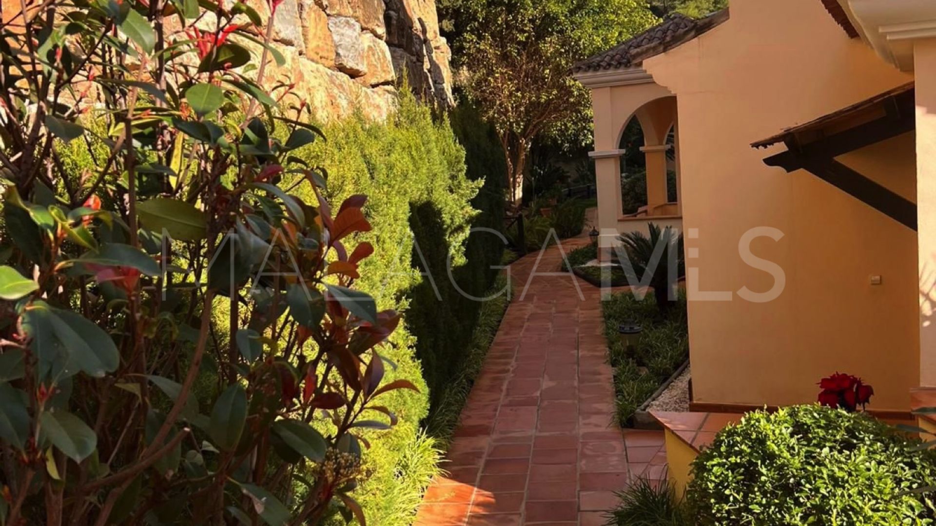 Duplex penthouse for sale in Los Almendros