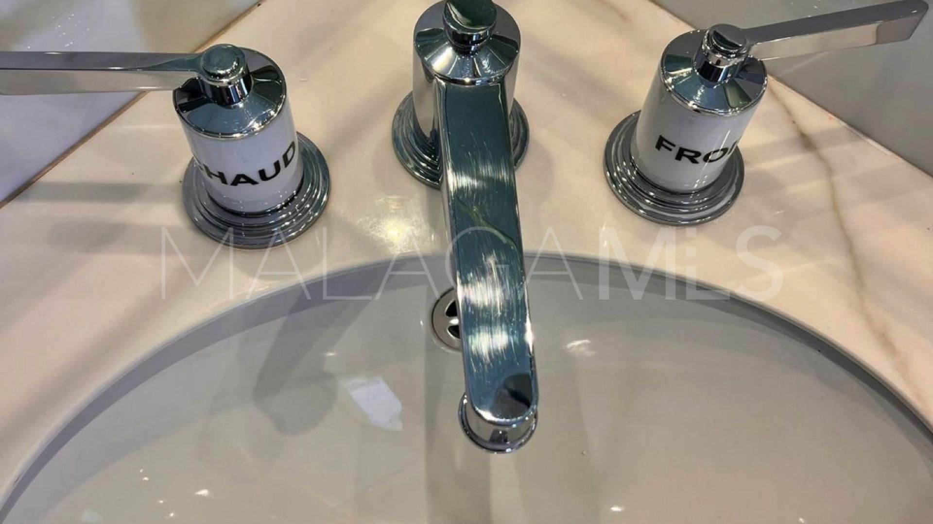 Duplex penthouse for sale in Los Almendros