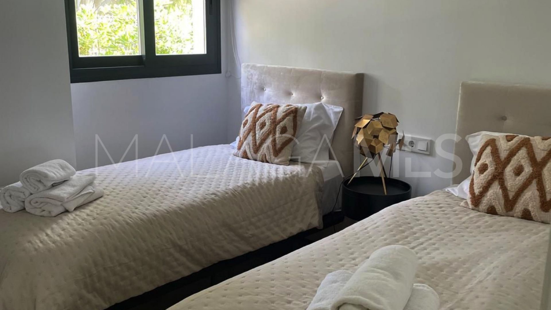 Ground floor apartment with 2 bedrooms for sale in Guadalobon