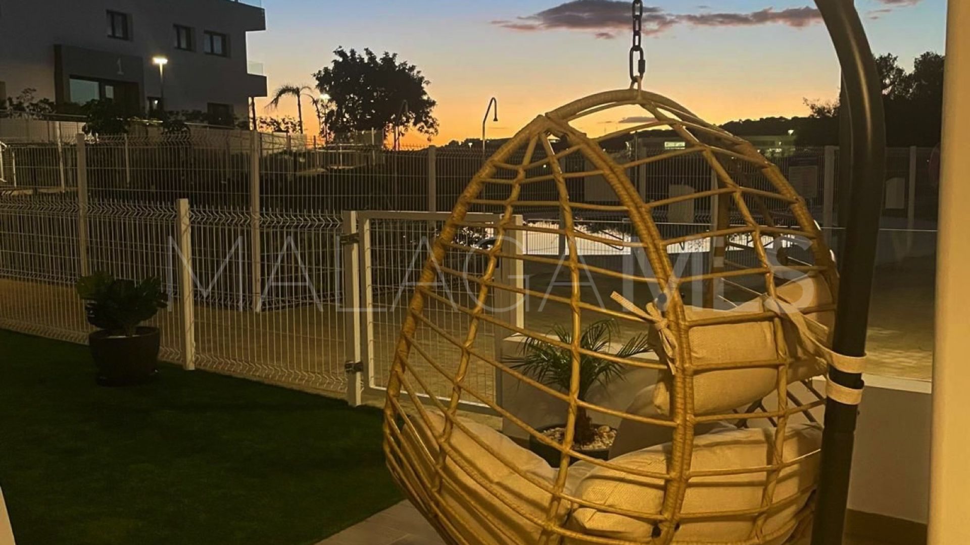 Ground floor apartment with 2 bedrooms for sale in Guadalobon