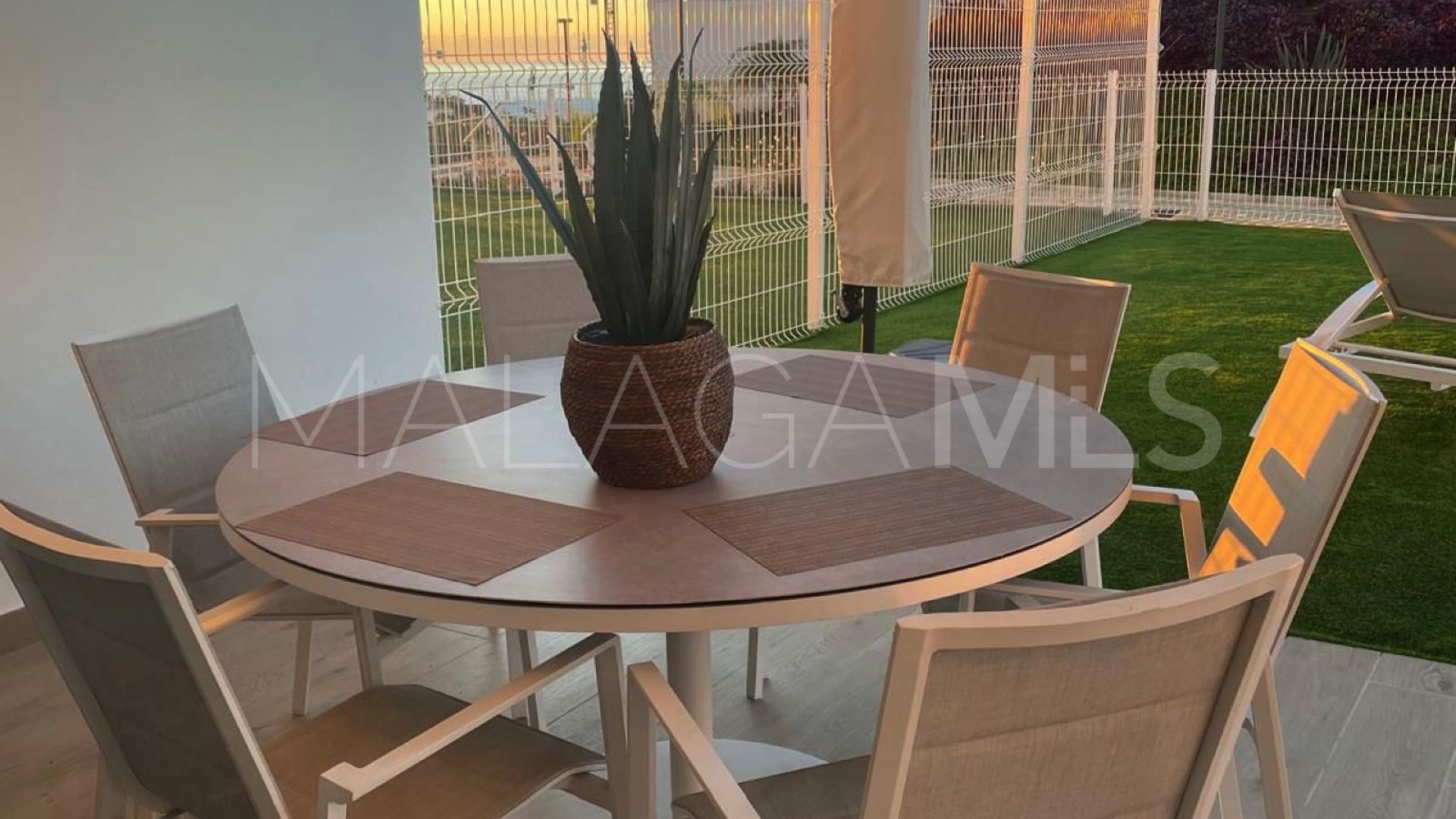 Ground floor apartment with 2 bedrooms for sale in Guadalobon