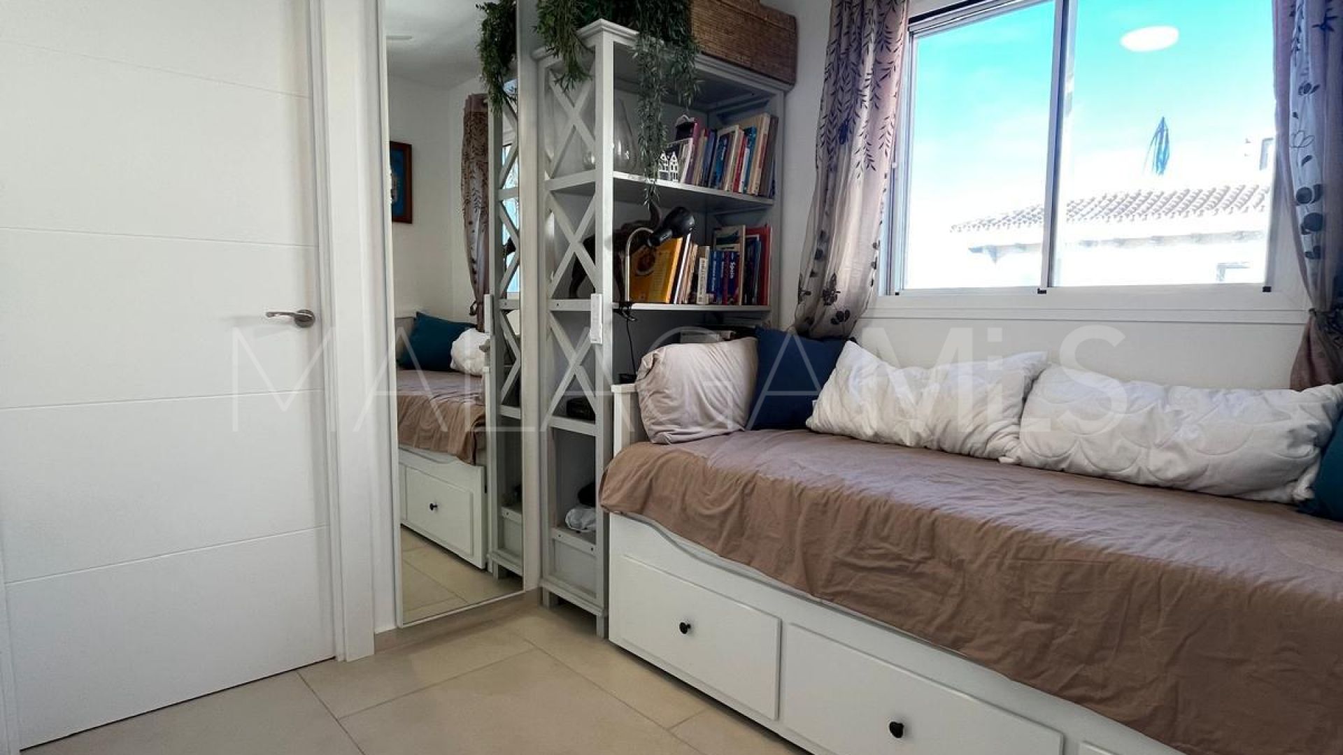 Apartment in Estepona Puerto for sale