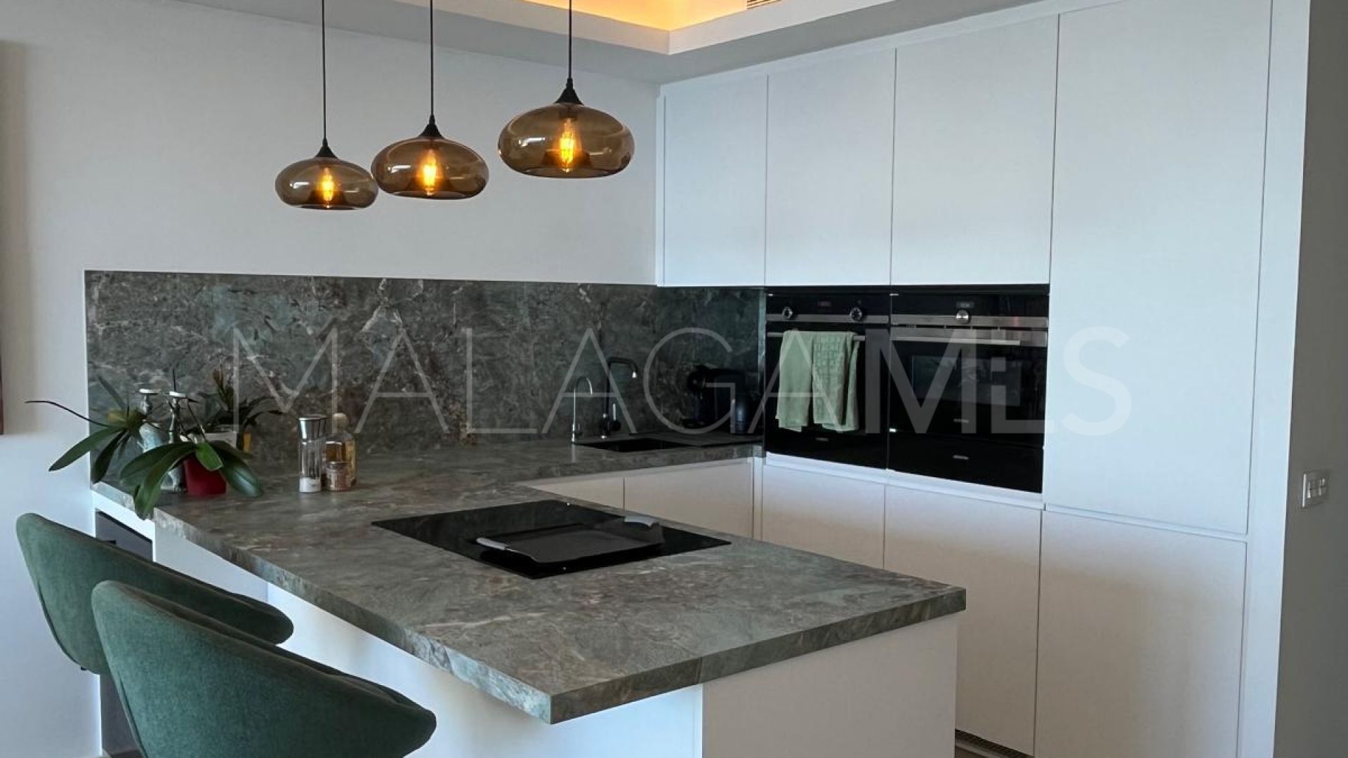 Apartment in Estepona Puerto for sale