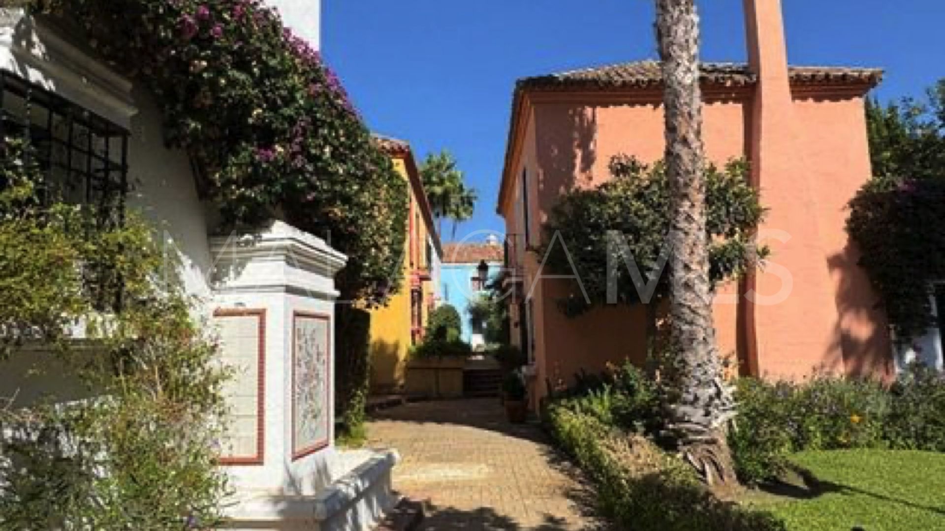 Radhus for sale in Guadalmina Baja