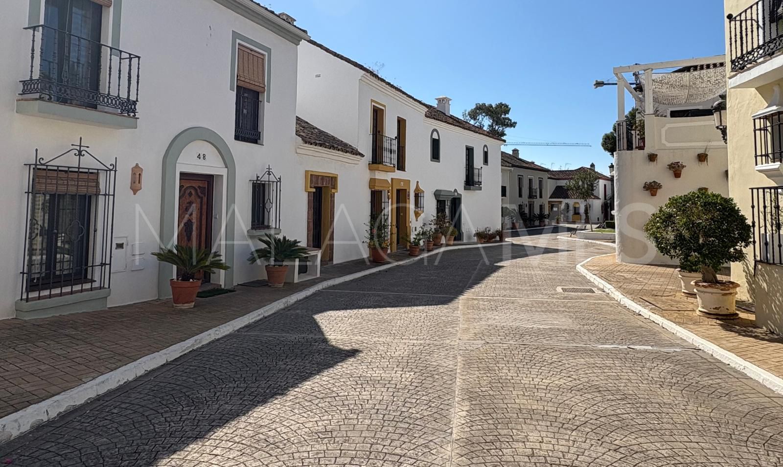 Radhus for sale in Guadalmina Baja