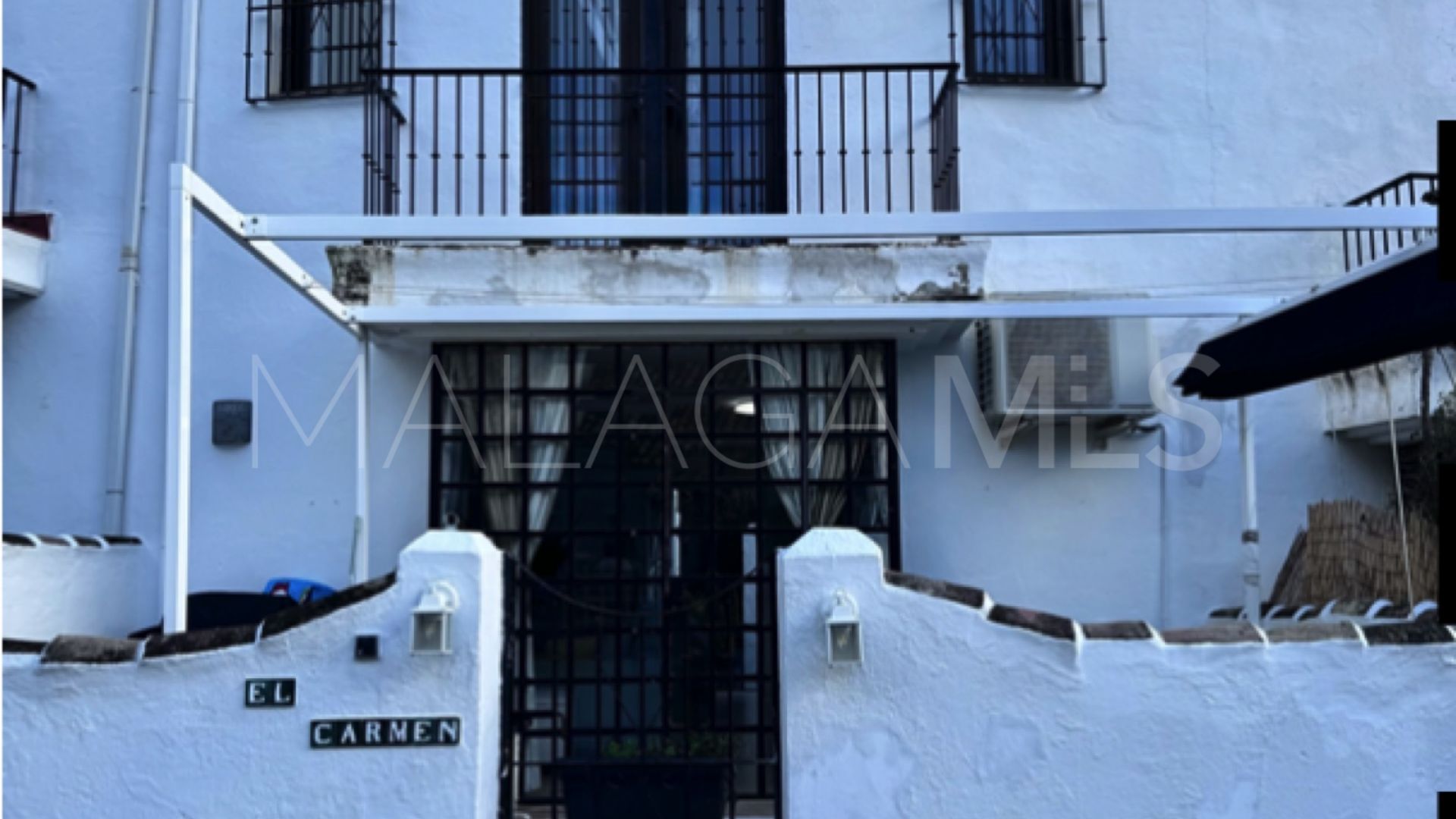 For sale Rio Real town house with 2 bedrooms