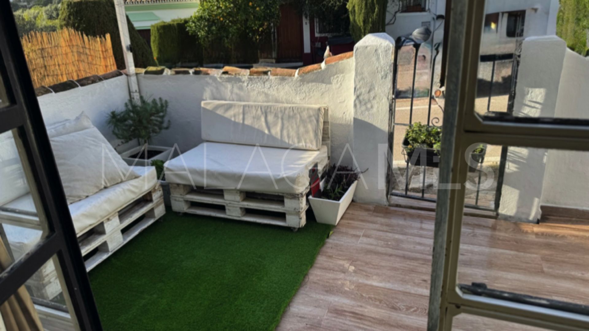 For sale Rio Real town house with 2 bedrooms