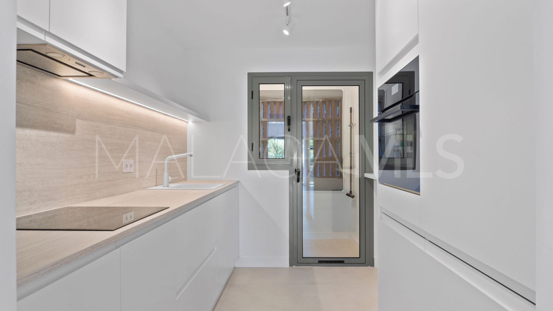 Markplanslägenhet for sale in Royal Flamingos