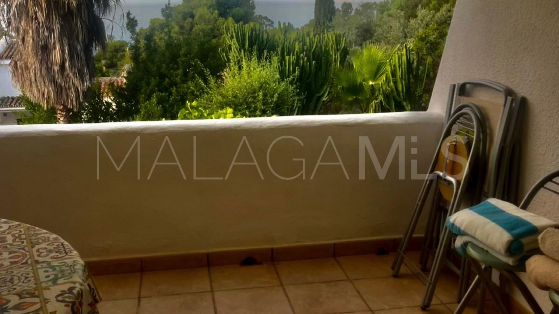 Tvåvåningslägenhet for sale in Seghers