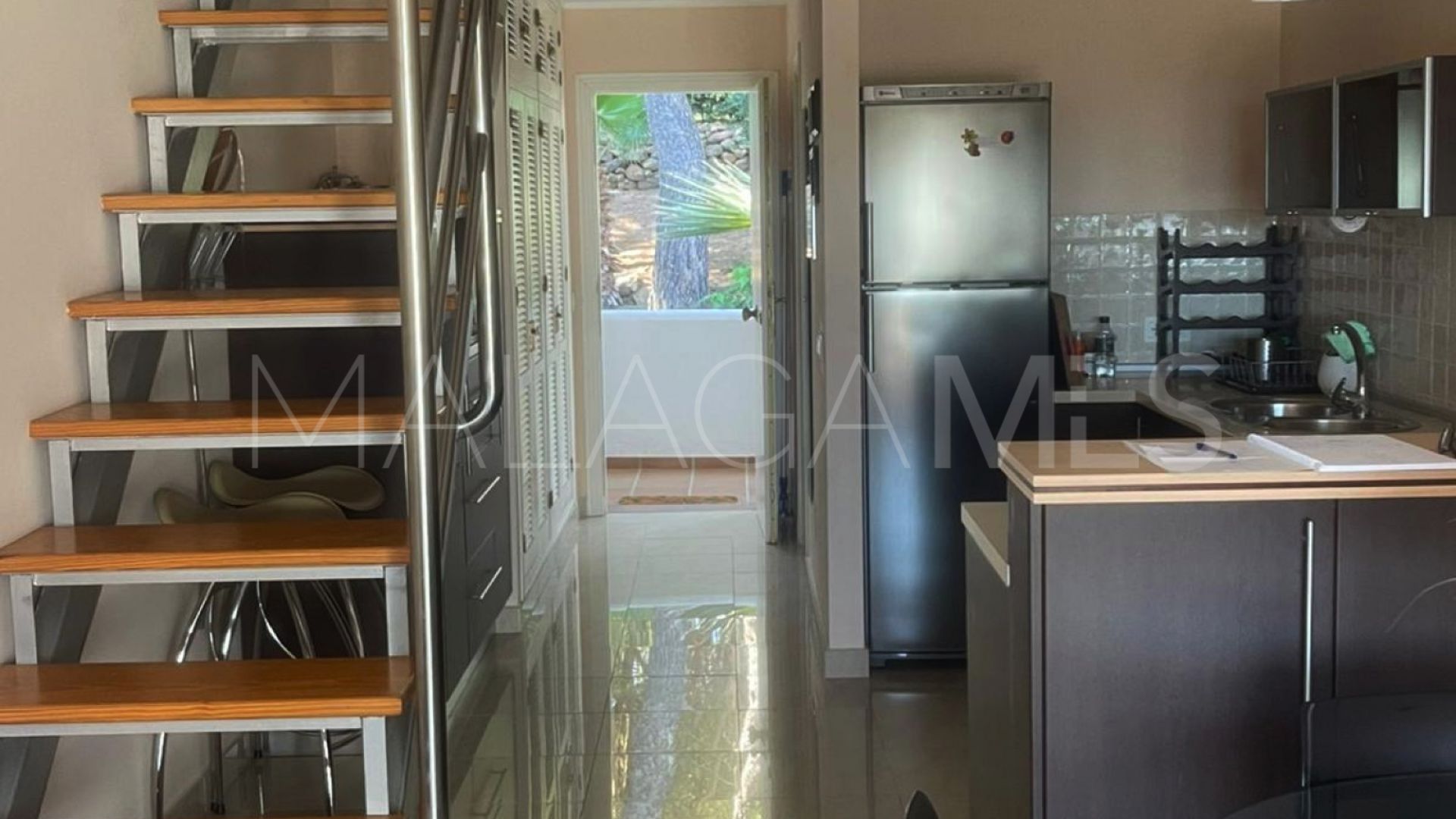 Tvåvåningslägenhet for sale in Seghers