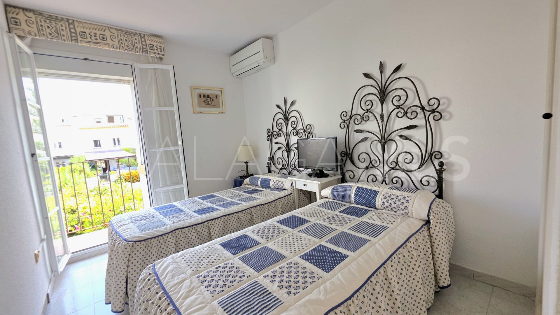 For sale Marina de Casares semi detached house with 3 bedrooms