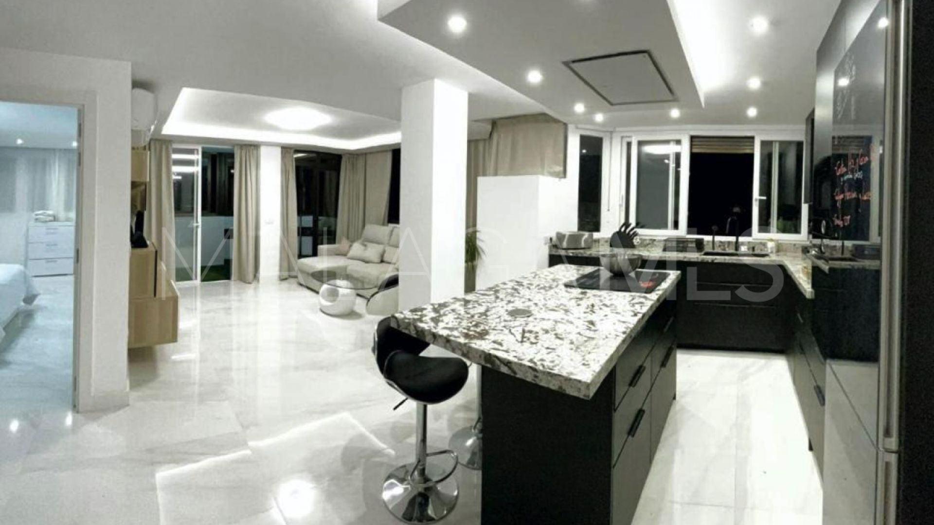 Apartment for sale in Playa Bajadilla - Puertos