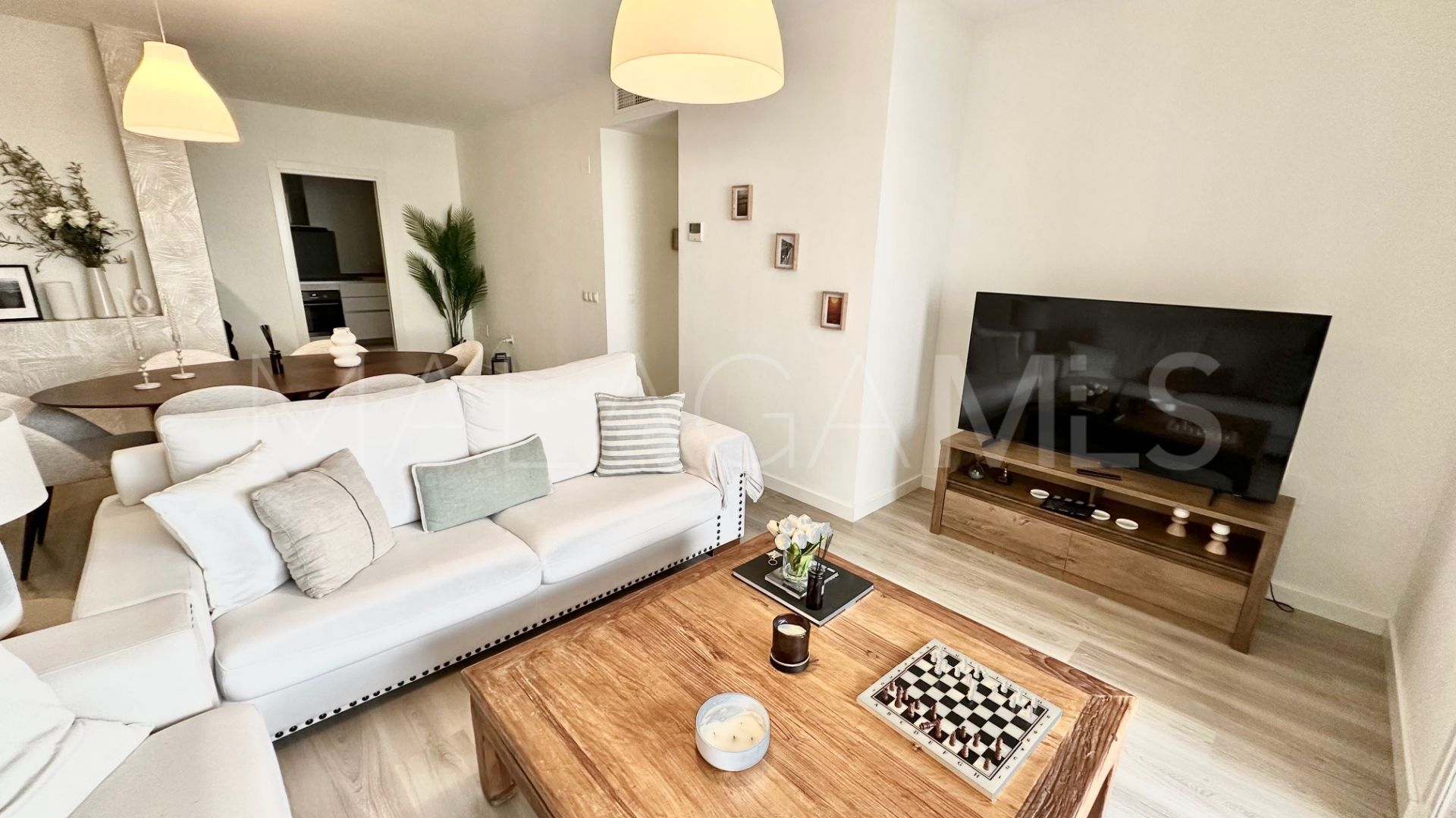 Buy apartamento in Nueva Andalucia with 3 bedrooms