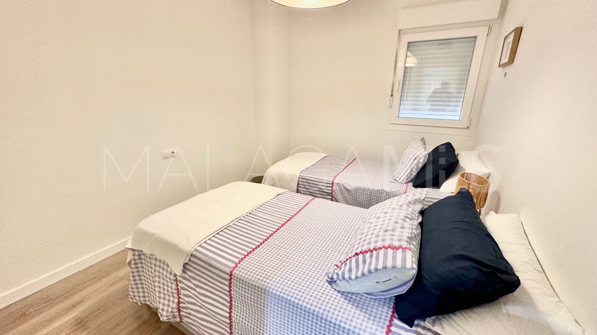 Buy apartamento in Nueva Andalucia with 3 bedrooms