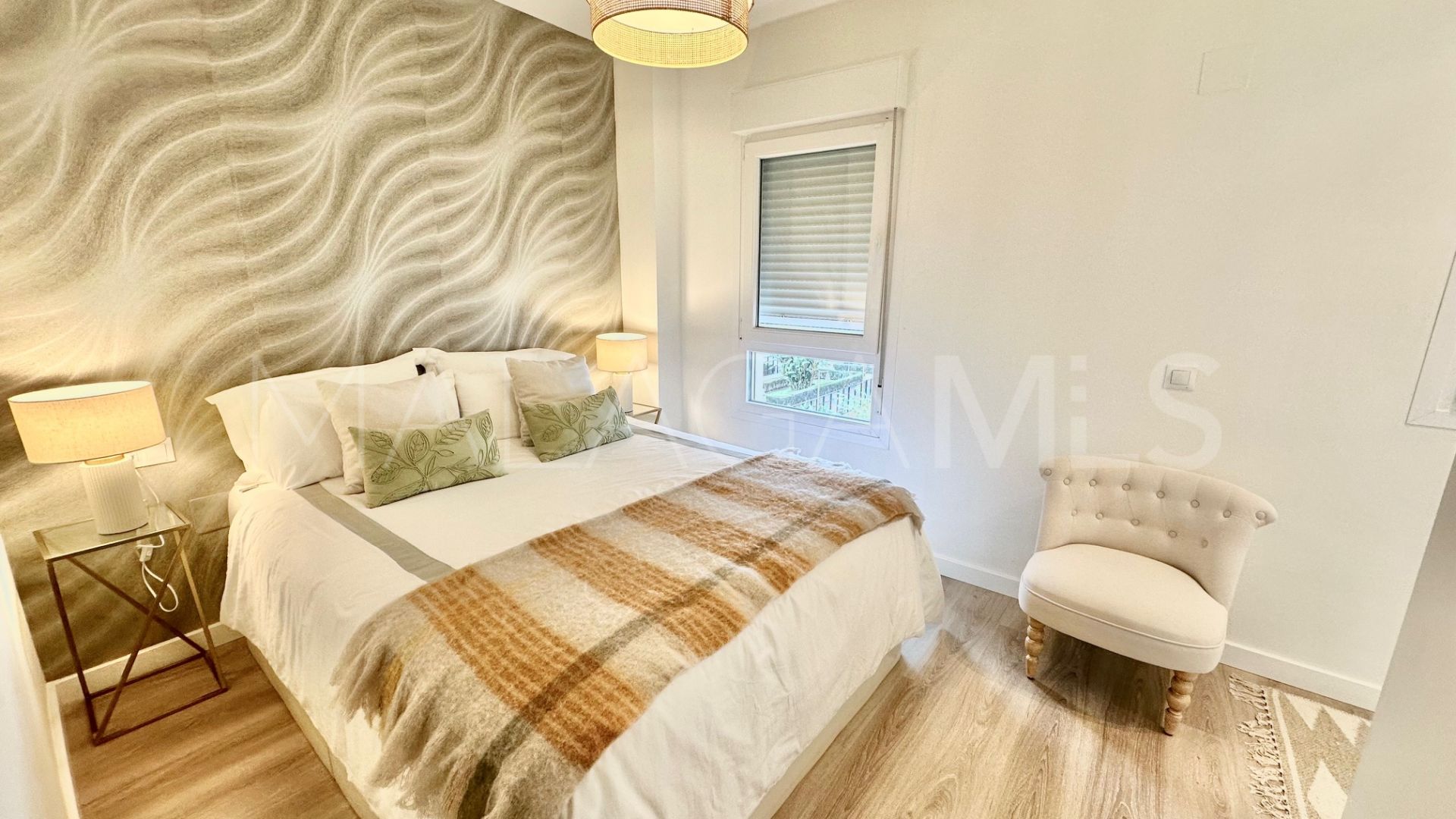 Buy apartamento in Nueva Andalucia with 3 bedrooms