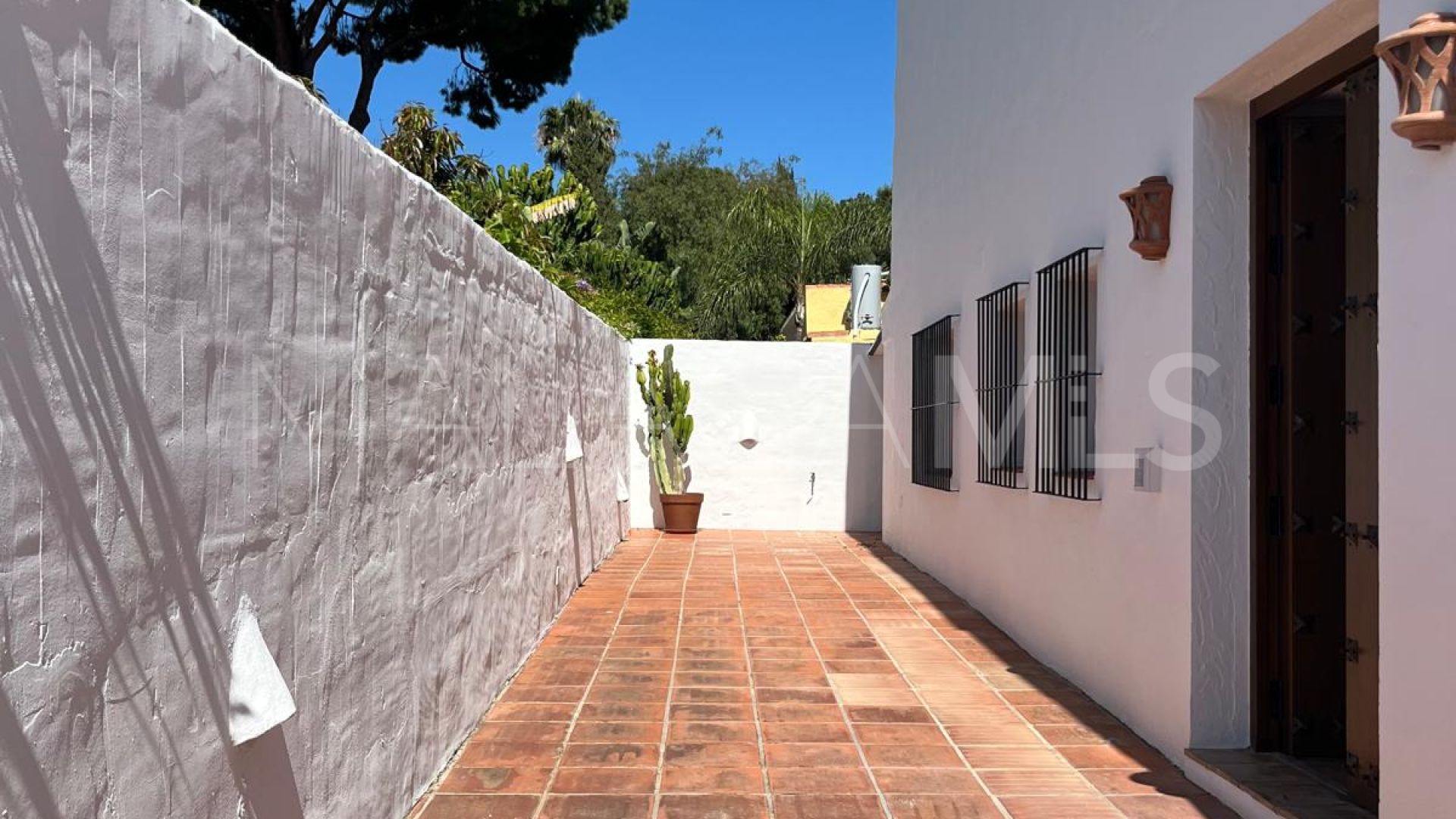 For sale house in Nagüeles with 3 bedrooms