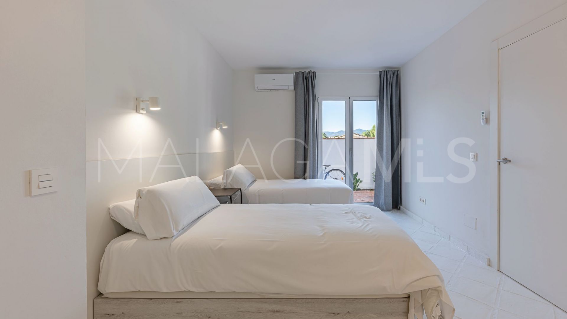 Doppelhaushälfte for sale in Guadalmina Alta