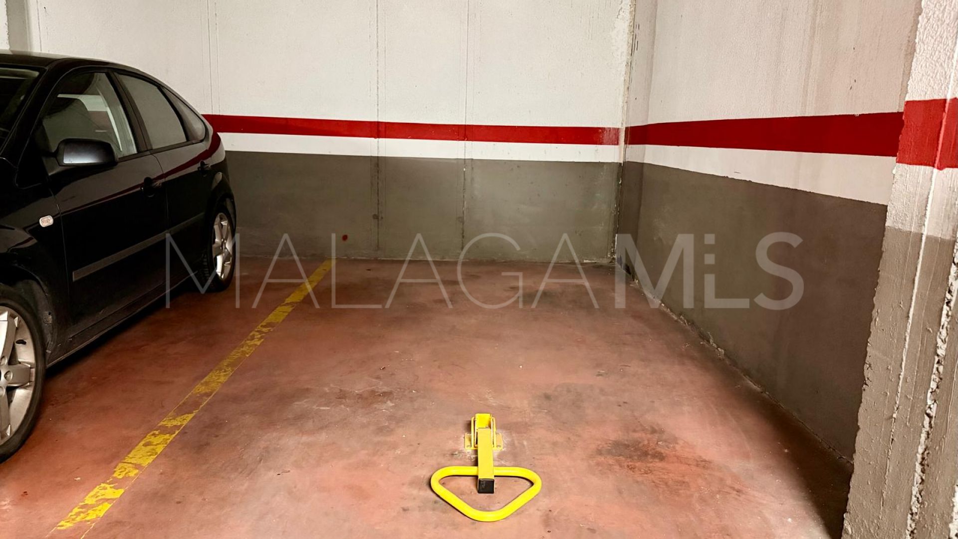 Lägenhet for sale in Estepona Puerto