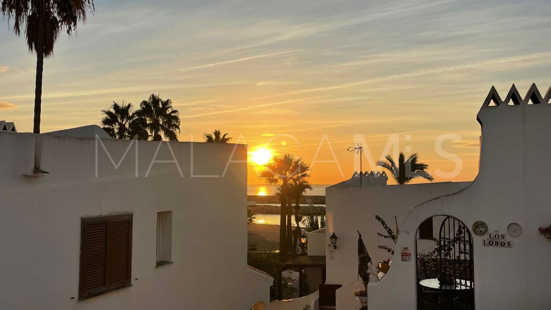 Parhus for sale in Puerto La Duquesa