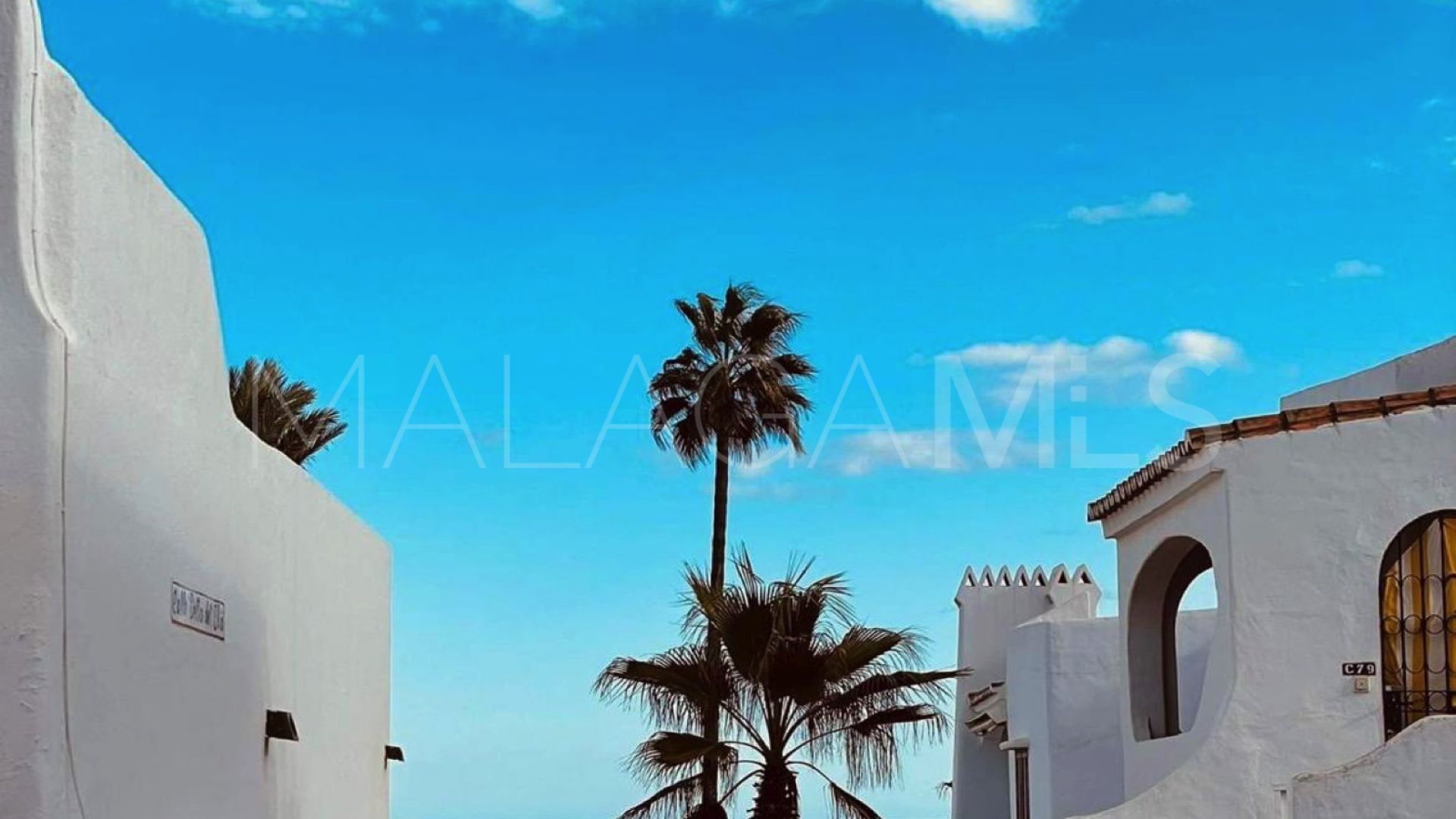 Parhus for sale in Puerto La Duquesa