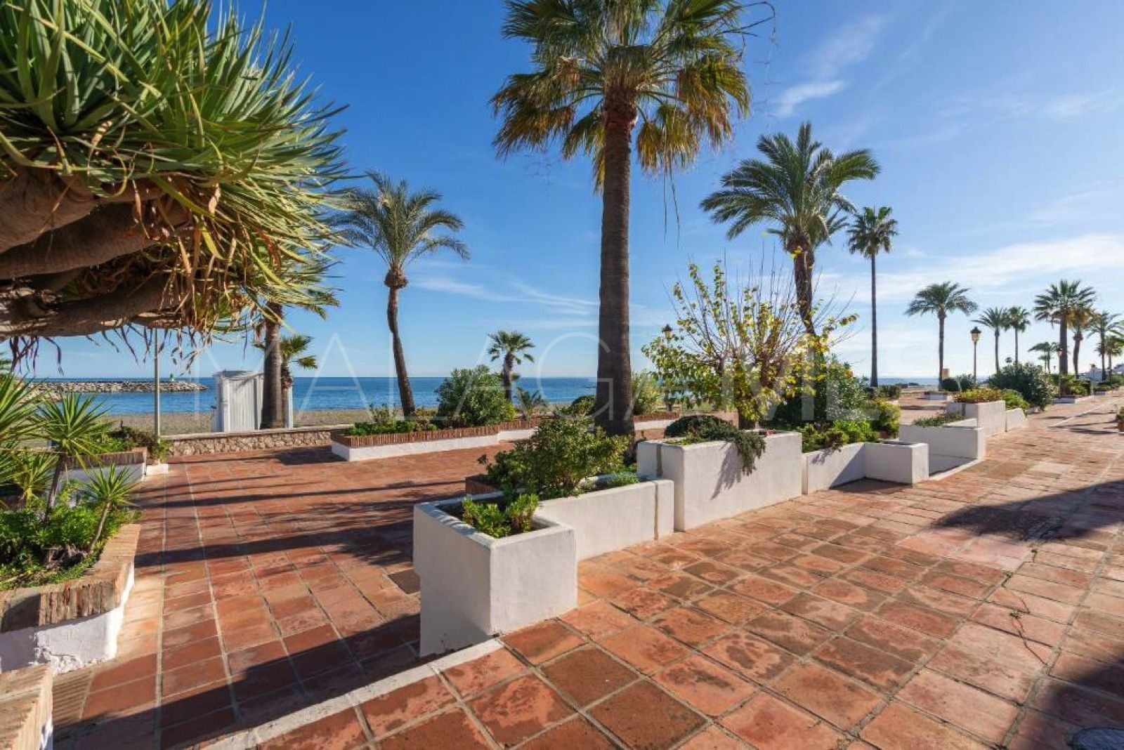 Parhus for sale in Puerto La Duquesa