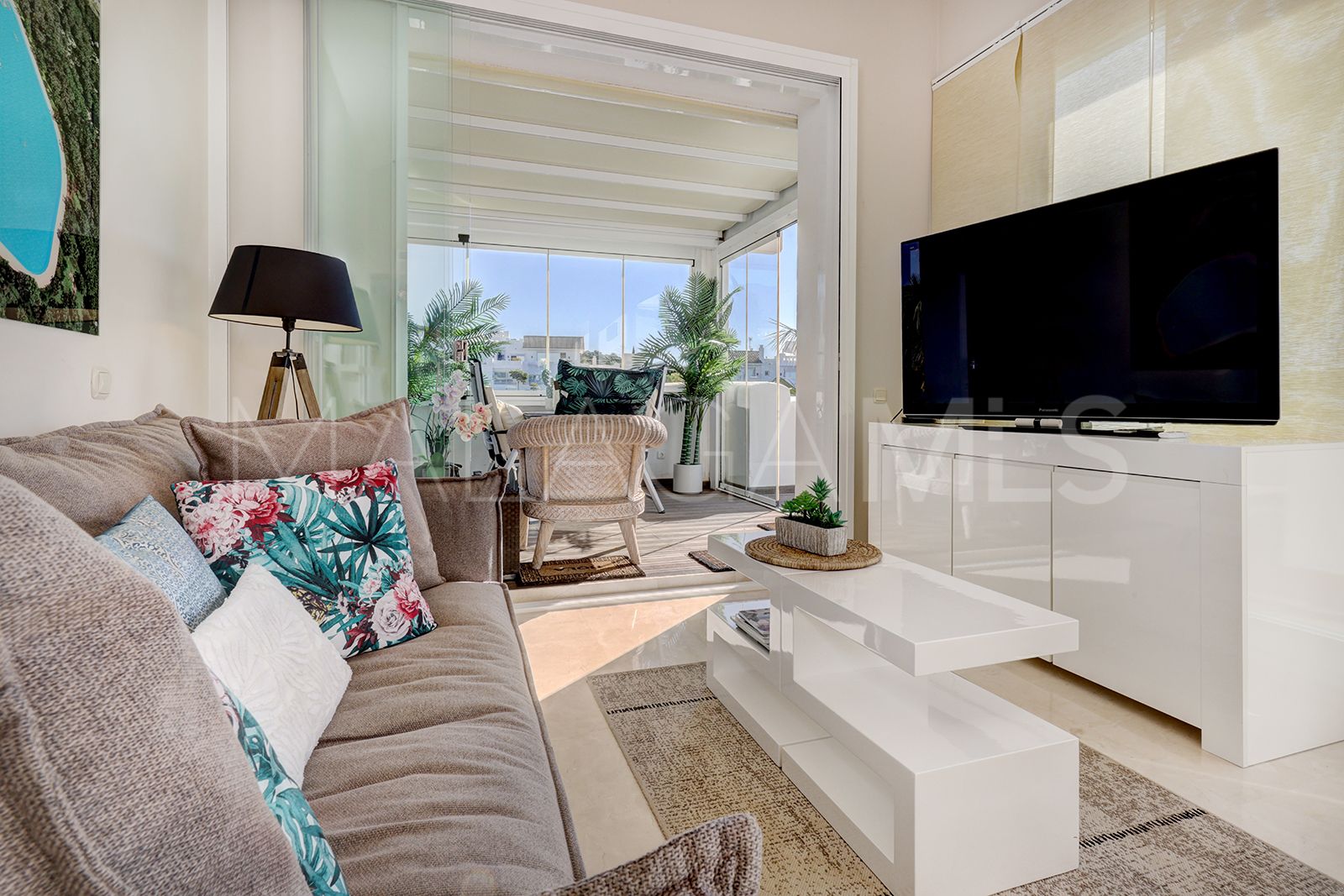 2 bedrooms penthouse for sale in Alcazaba Lagoon